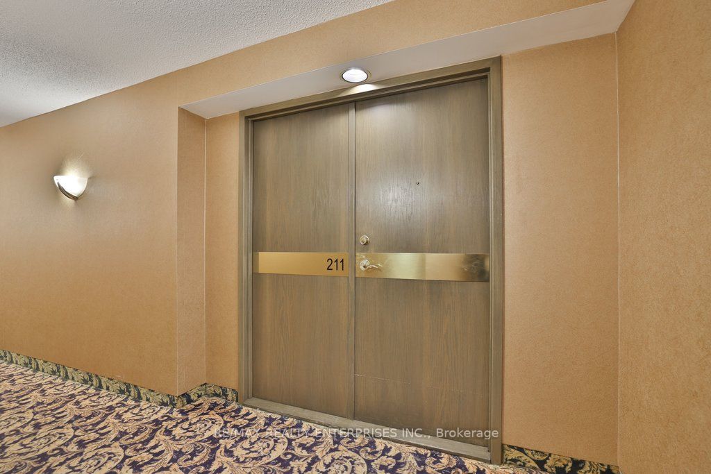 1800 The Collegeway 211, Mississauga, ON L5L 5S4 photo 5