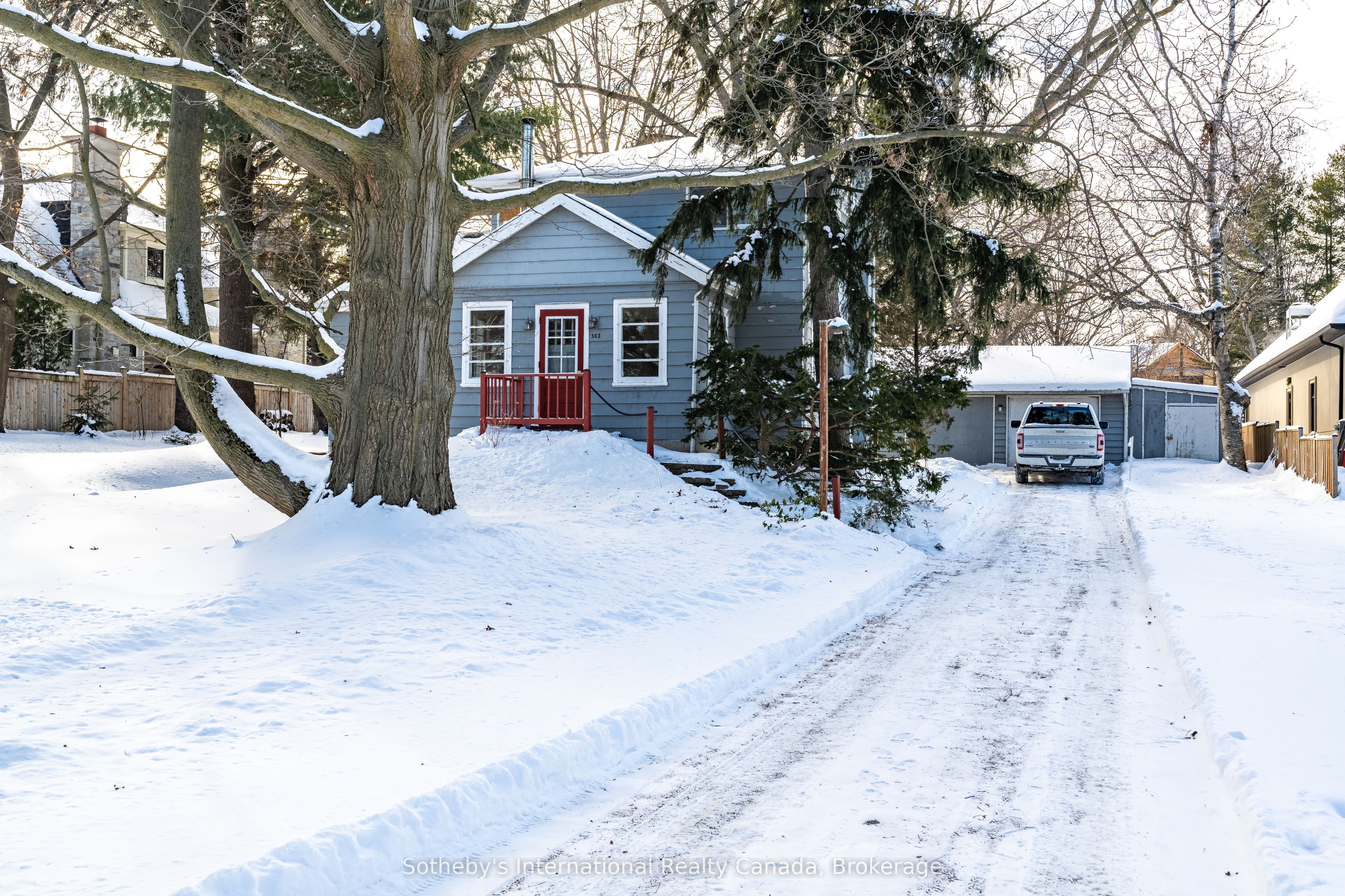 362 Fourth Line, Oakville, ON L6L 5A4 photo 4