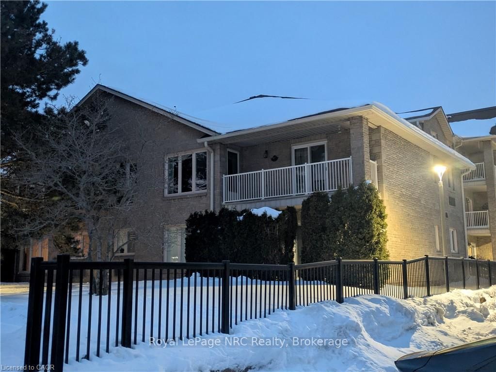 3050 Pinemeadow Drive 16, Burlington, ON L7M 3X5 photo 2
