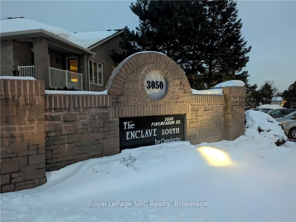 3050 Pinemeadow Drive 16, Burlington, ON L7M 3X5 photo 3