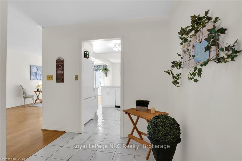 3050 Pinemeadow Drive 16, Burlington, ON L7M 3X5 photo 4