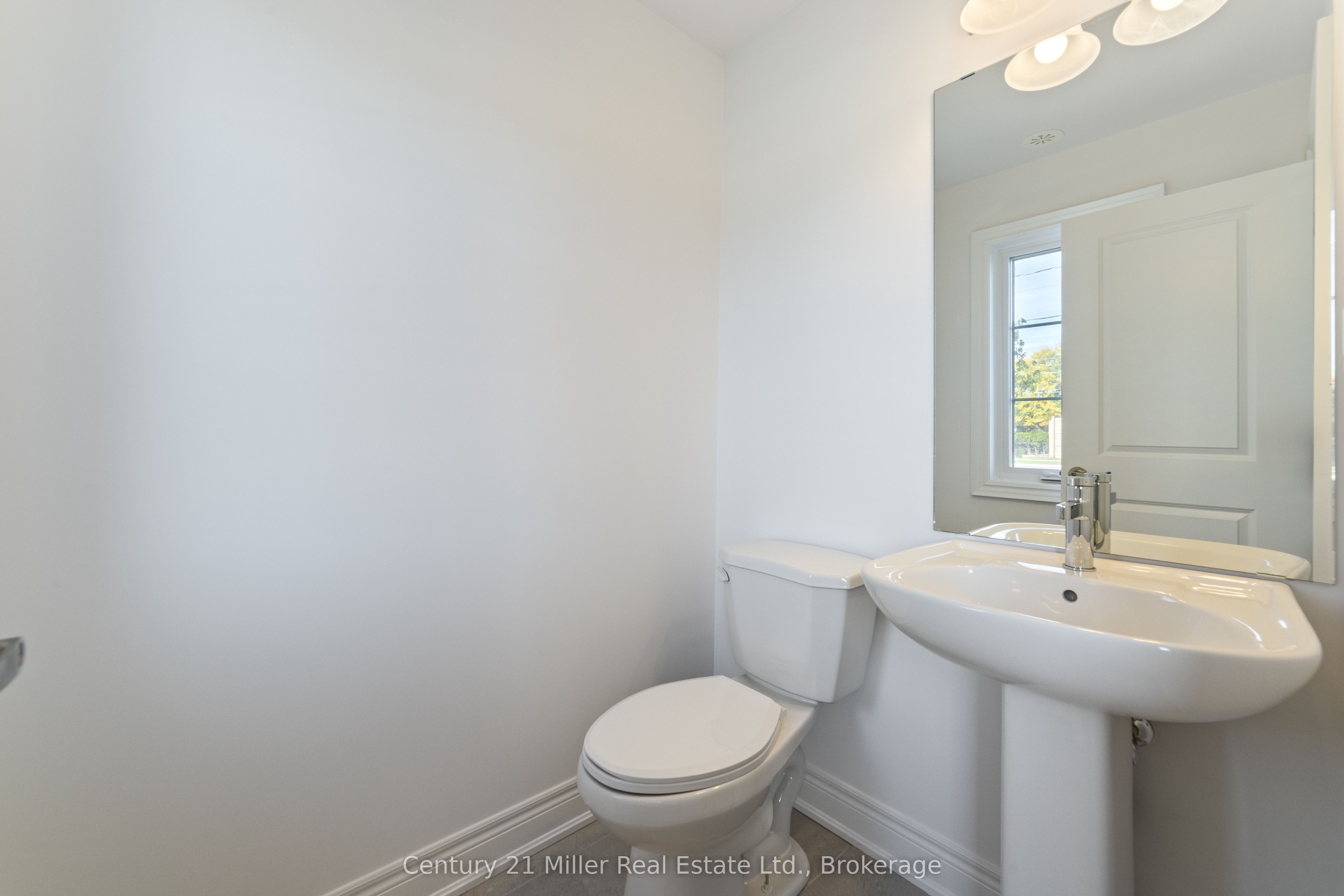 2150 Trafalgar Road 56, Oakville, ON L6H 8A5 photo 4