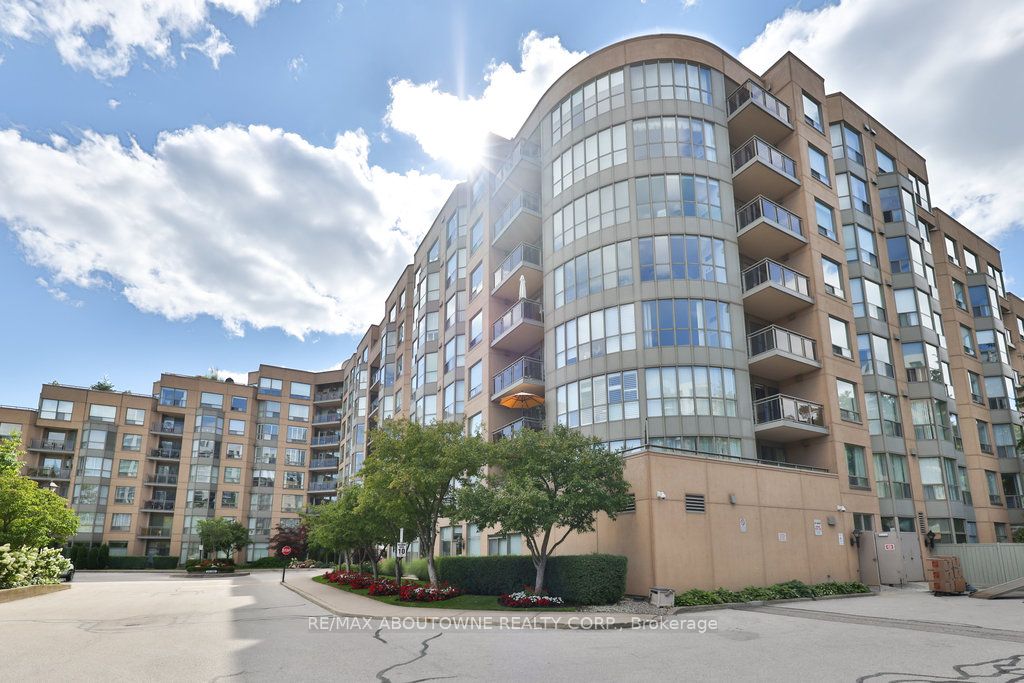 2511 Lakeshore Road W 801, Oakville, ON L6L 6L9 photo 4