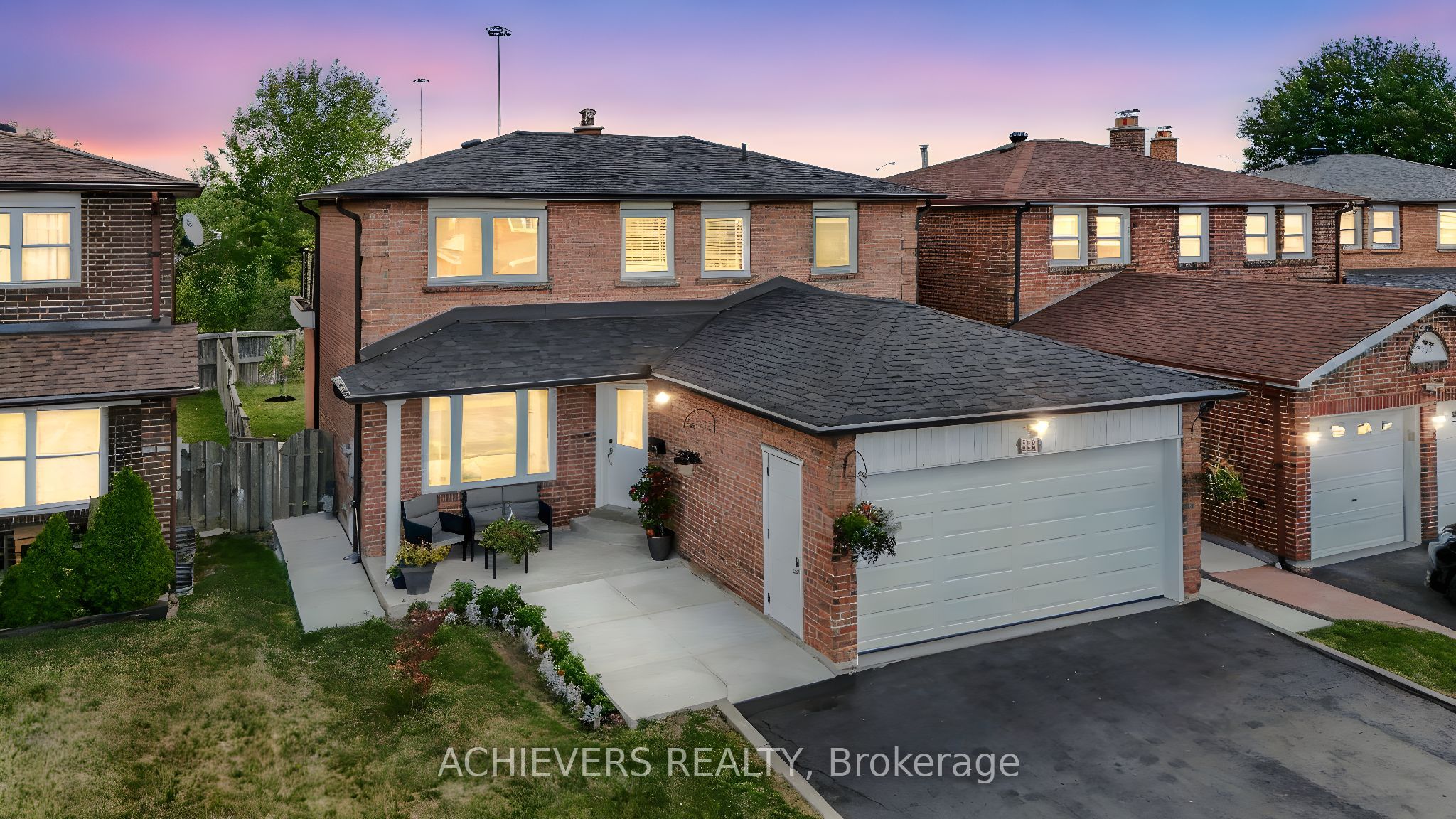 4024 Longo Circle E, Mississauga, ON L4T 4C7 photo 2