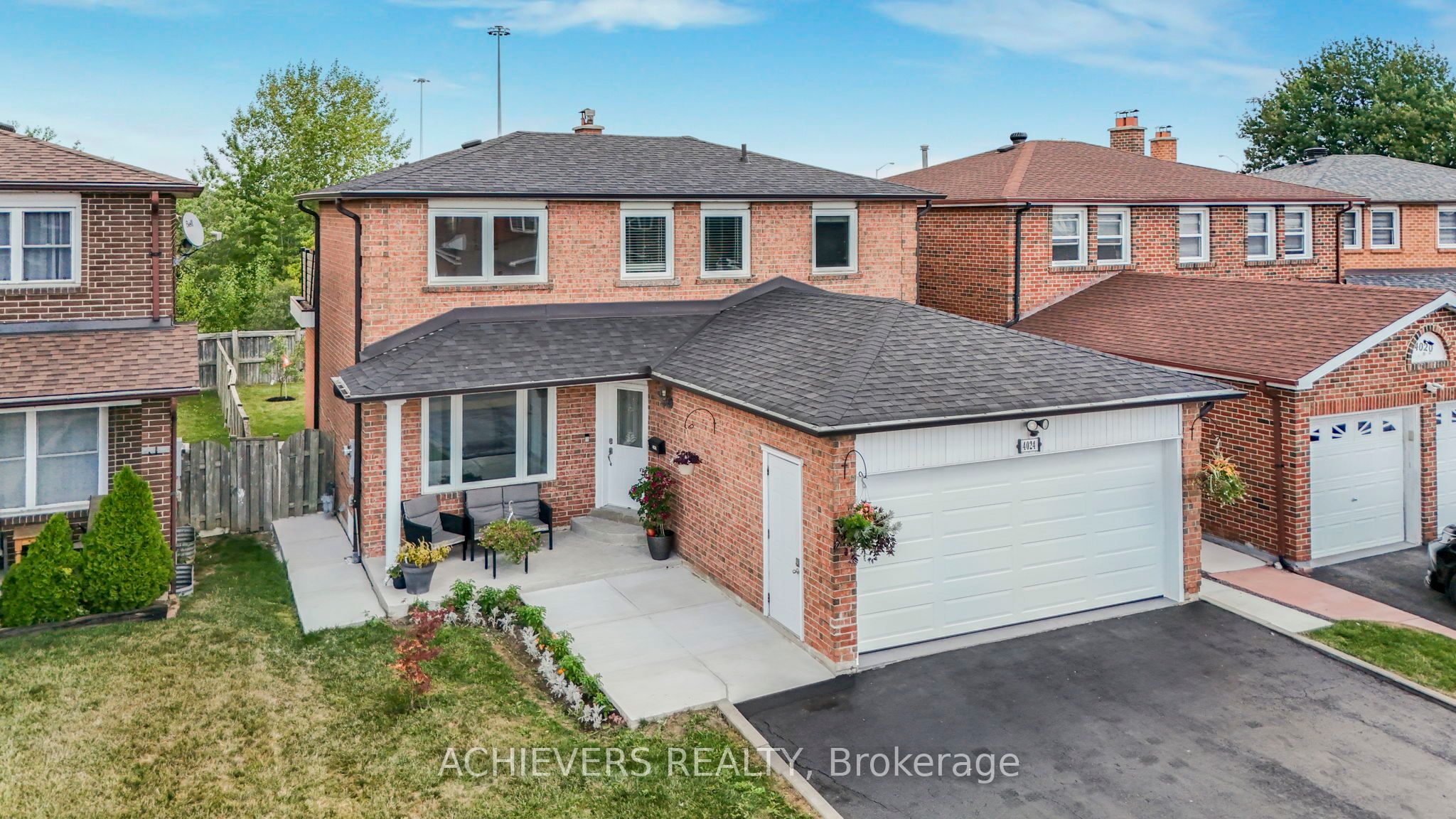 4024 Longo Circle E, Mississauga, ON L4T 4C7 photo 3