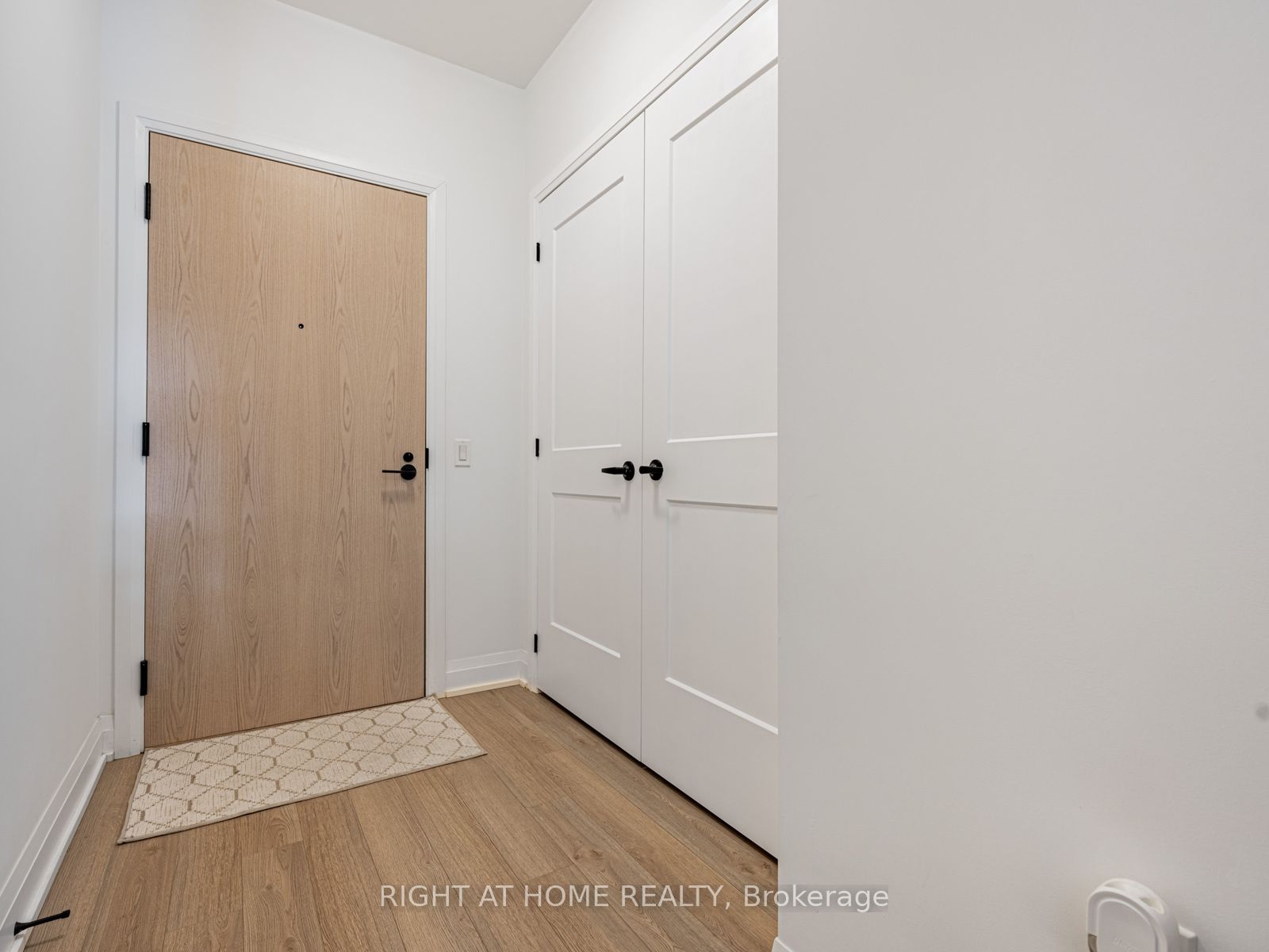 50 George Butchart Drive 224, Toronto, ON M3K 0C9 photo 3