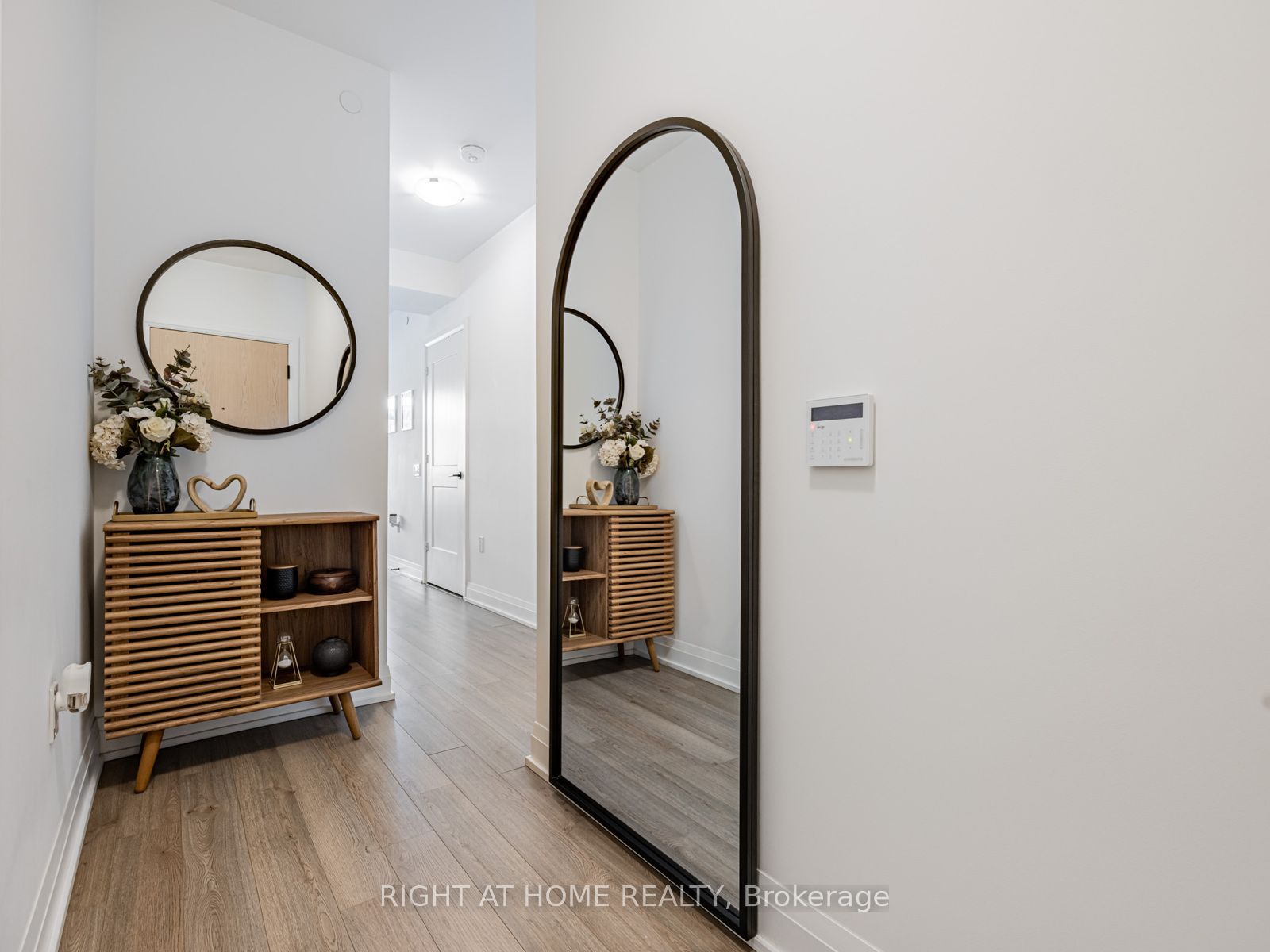 50 George Butchart Drive 224, Toronto, ON M3K 0C9 photo 4