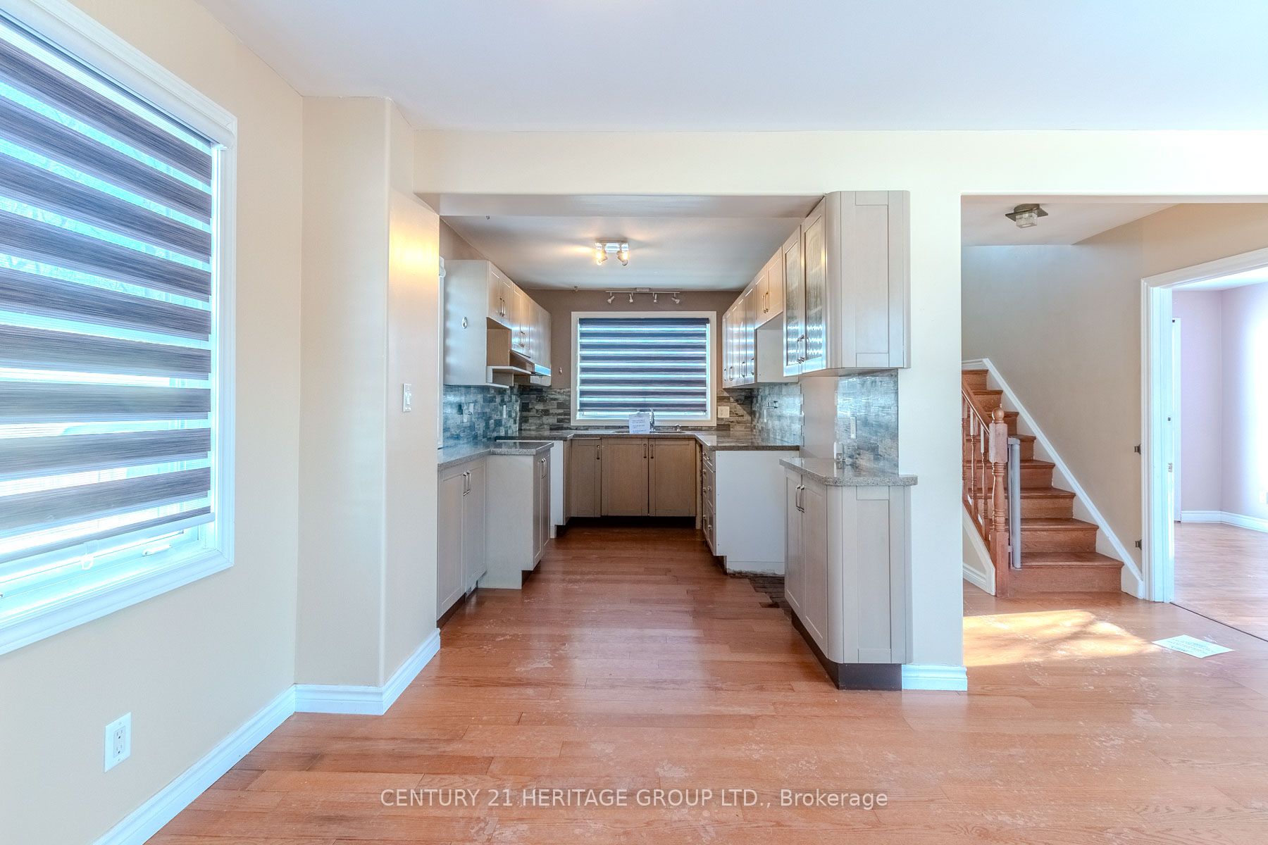 2232 Queensway Drive, Burlington, ON L7R 3T1 photo 5
