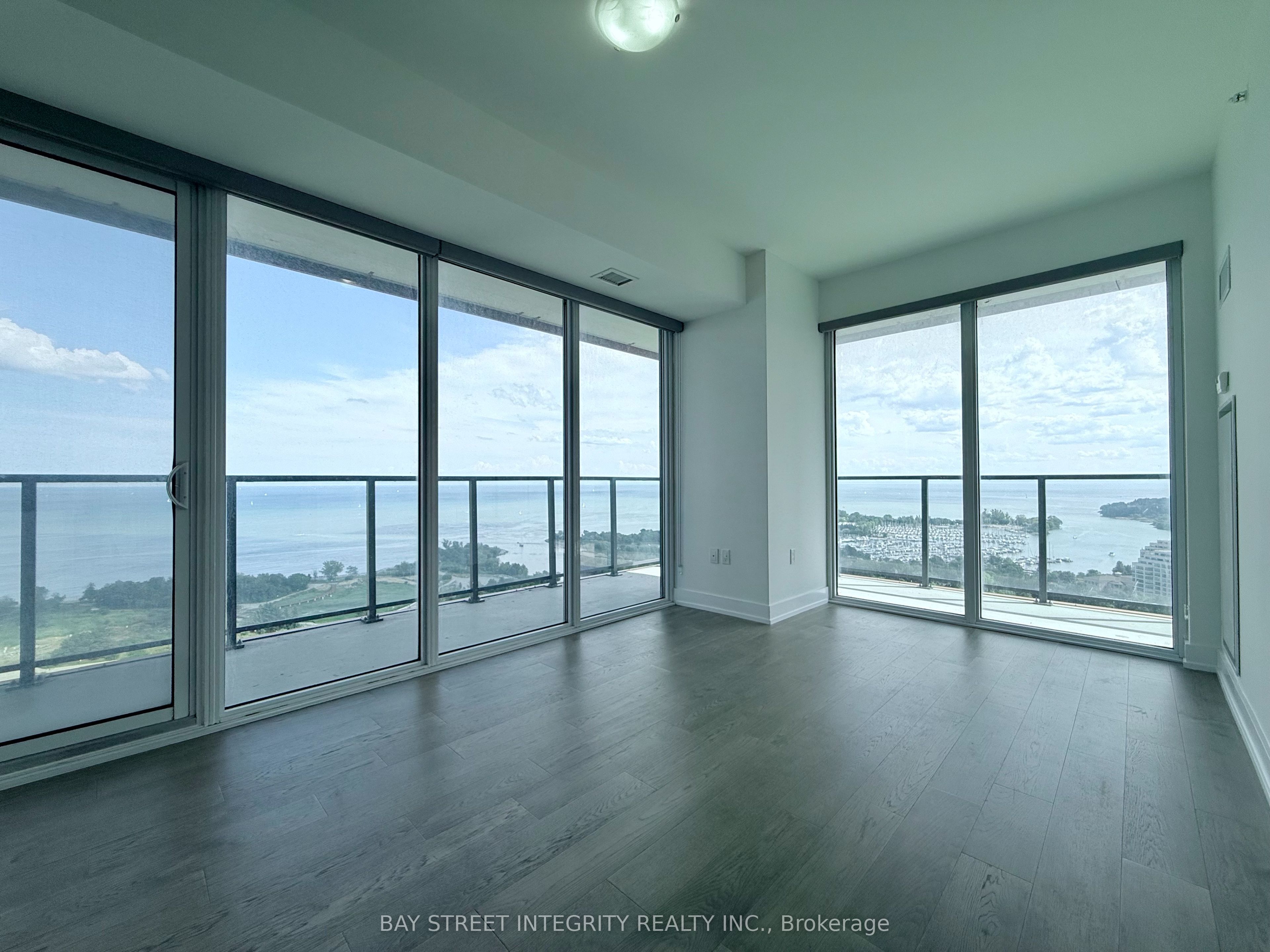 30 Shore Breeze Drive 2418, Toronto W06, ON M8V 0J1 photo 3