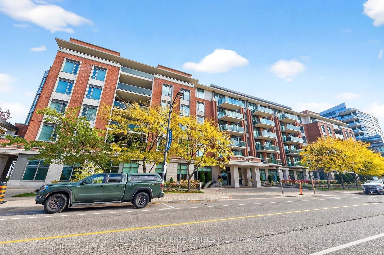 65 Port Street E 503, Mississauga, ON L5G 4V3