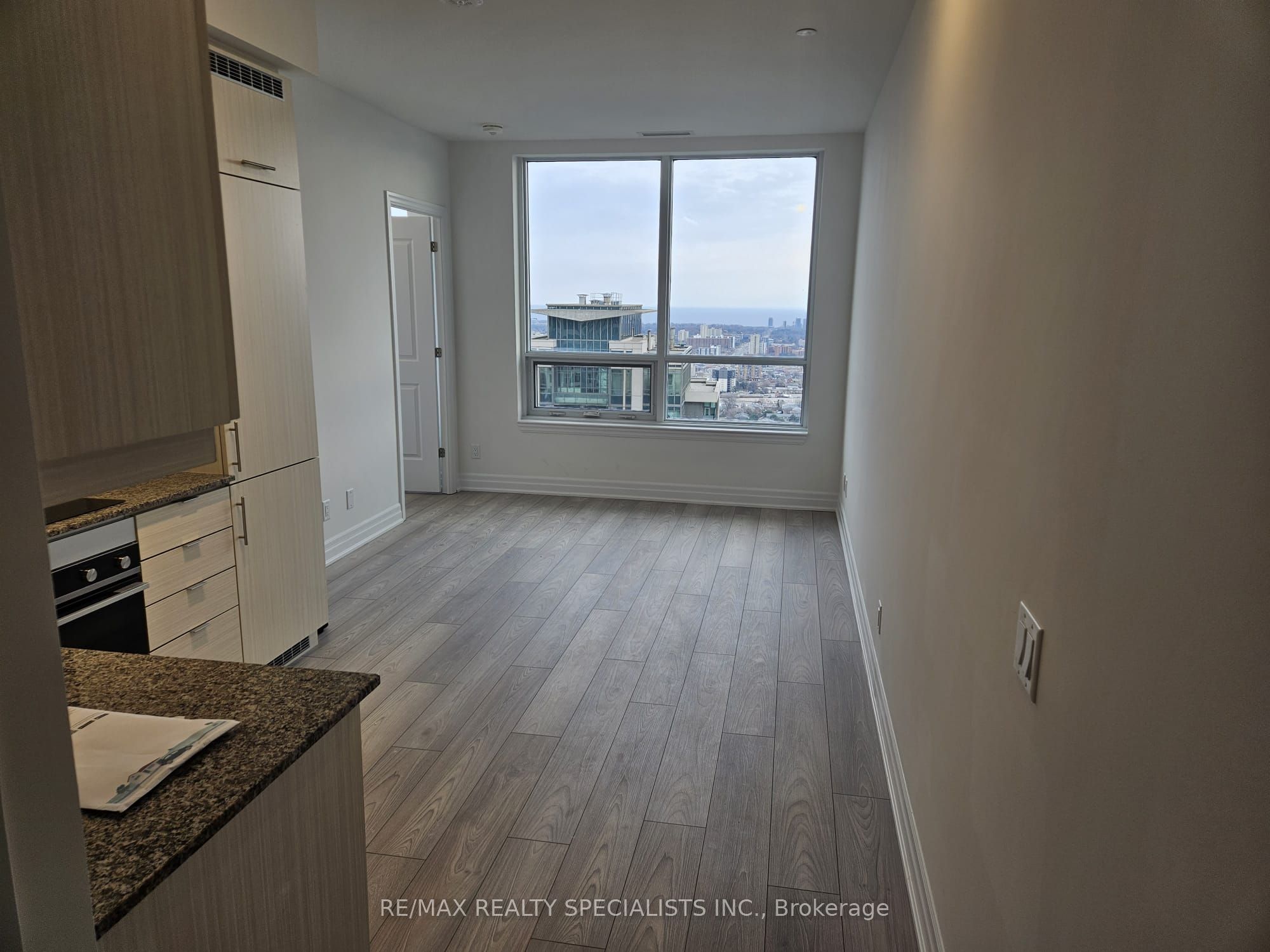 36 Elm Drive W 3605, Mississauga, ON L5B 0N3 photo 4