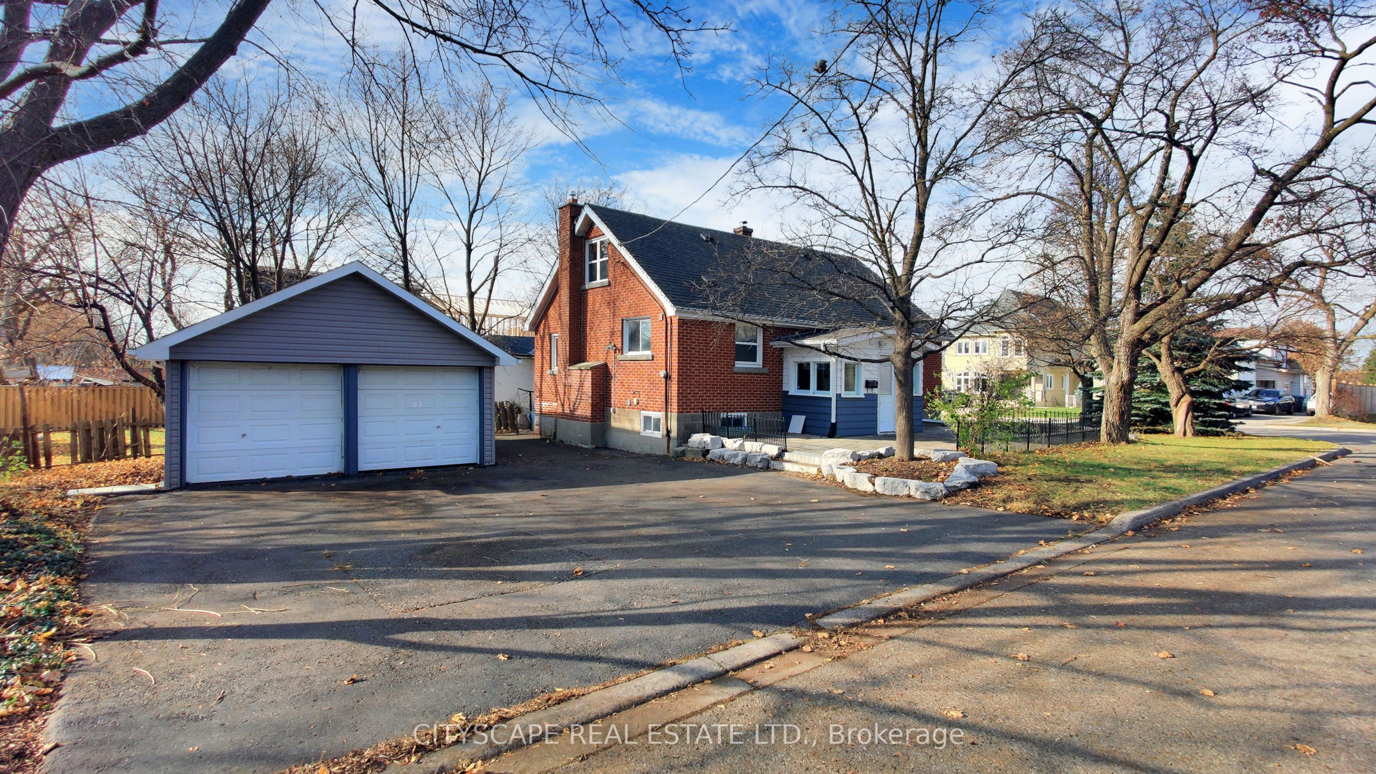 39 Woodward Avenue, Brampton, ON L6V 1K2
