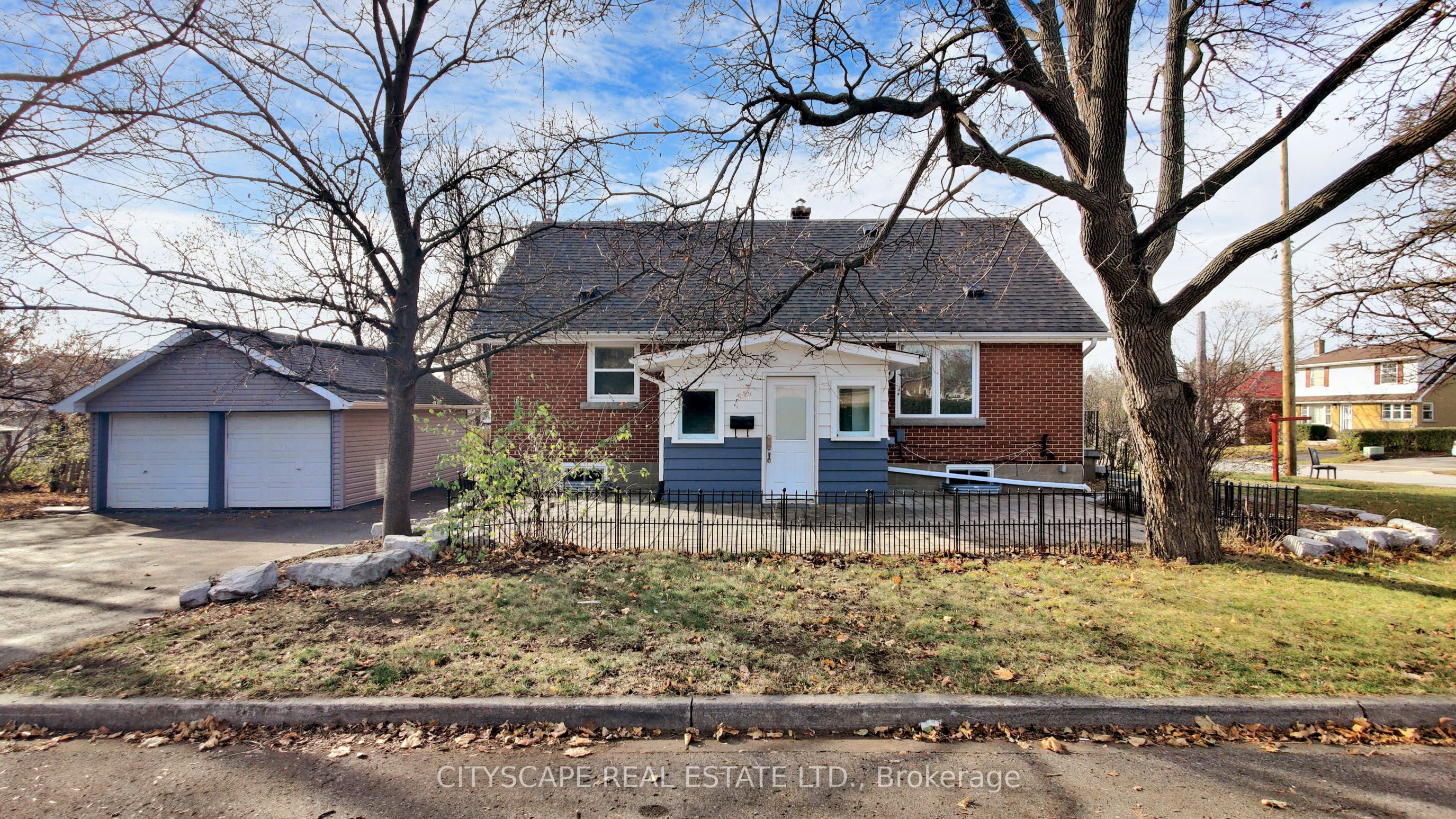 39 Woodward Avenue, Brampton, ON L6V 1K2 photo 2