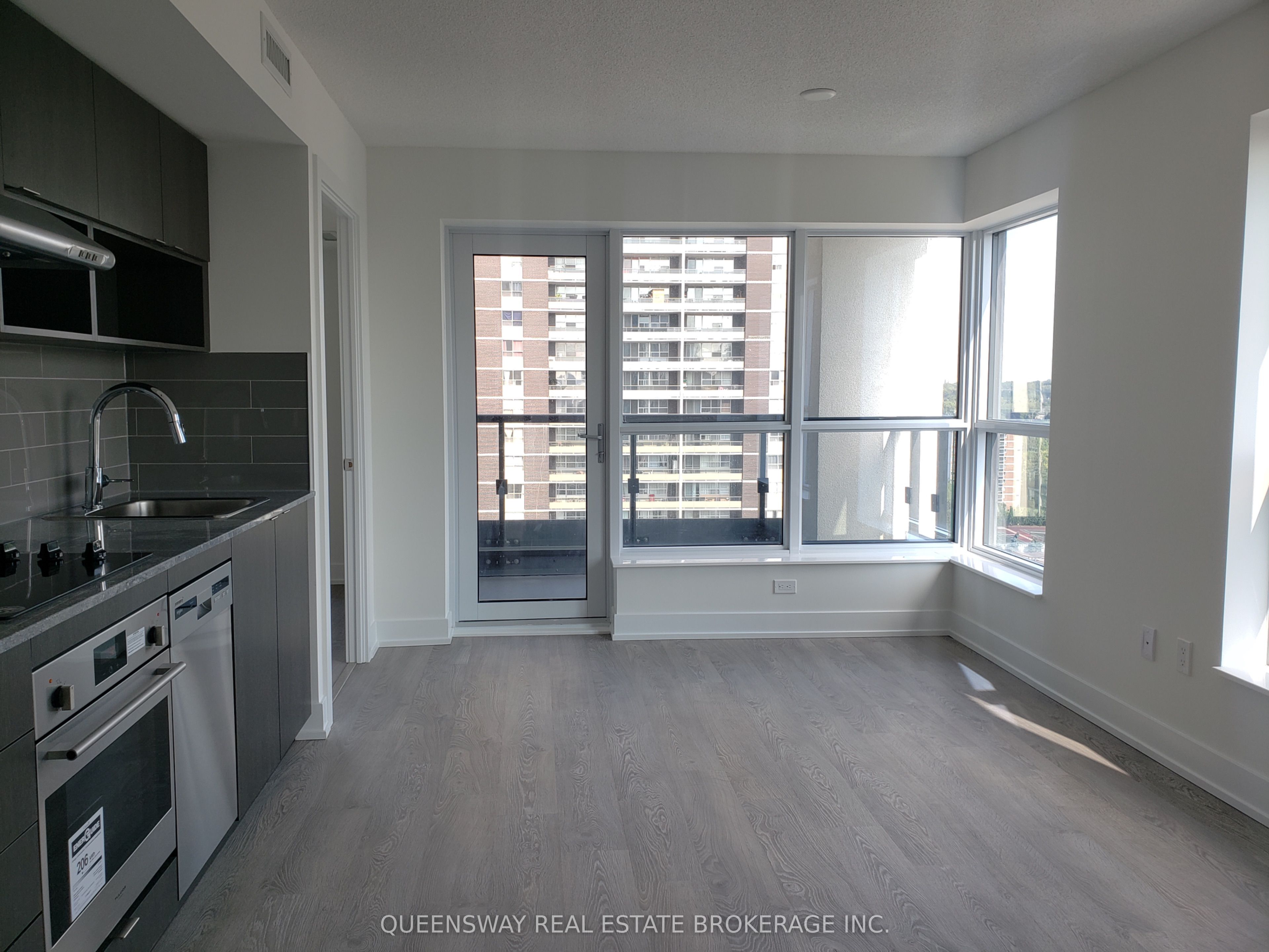 7 Mabelle Avenue 1504, Toronto, ON M9A 0C9