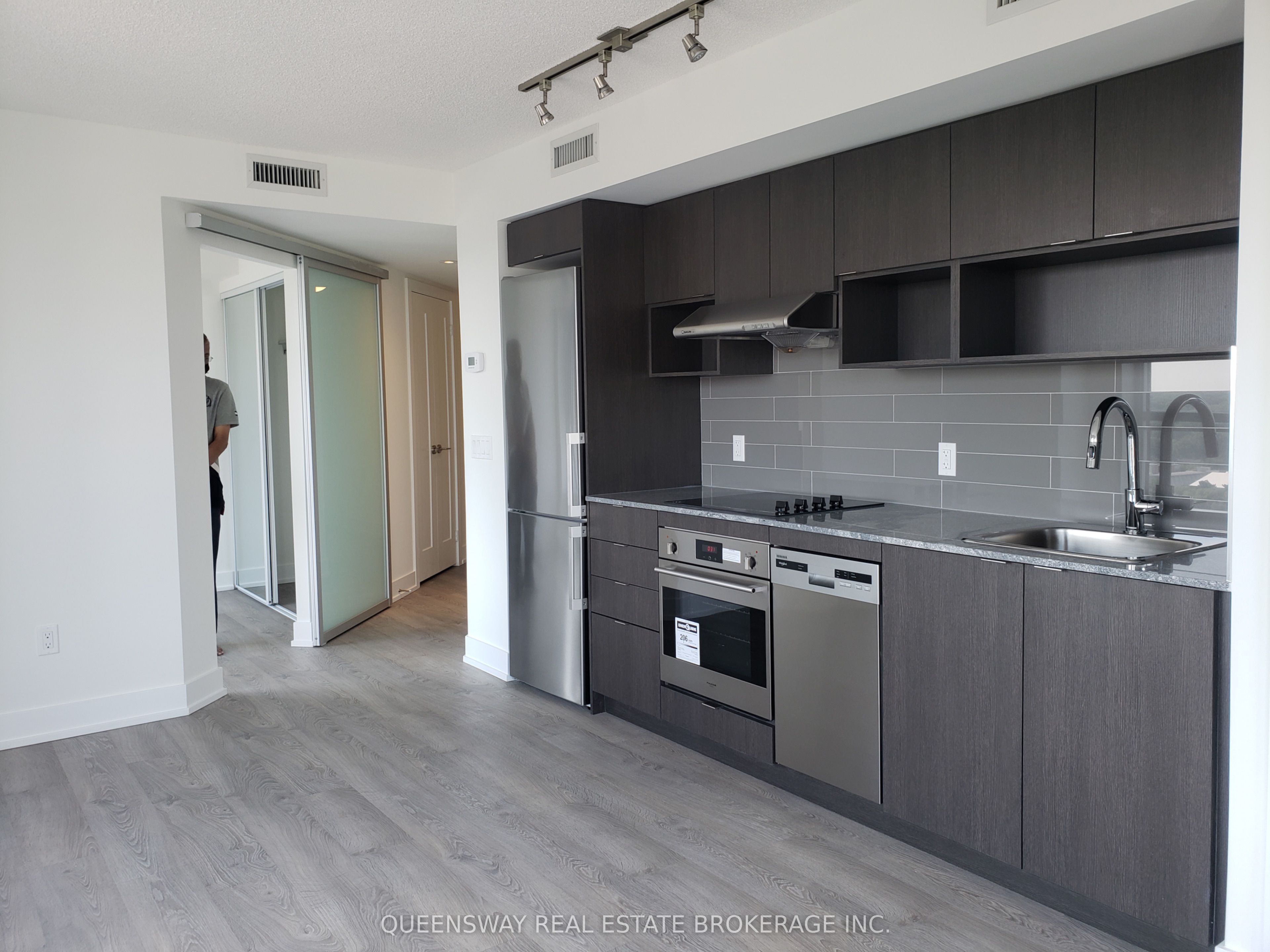 7 Mabelle Avenue 1504, Toronto, ON M9A 0C9 photo 5