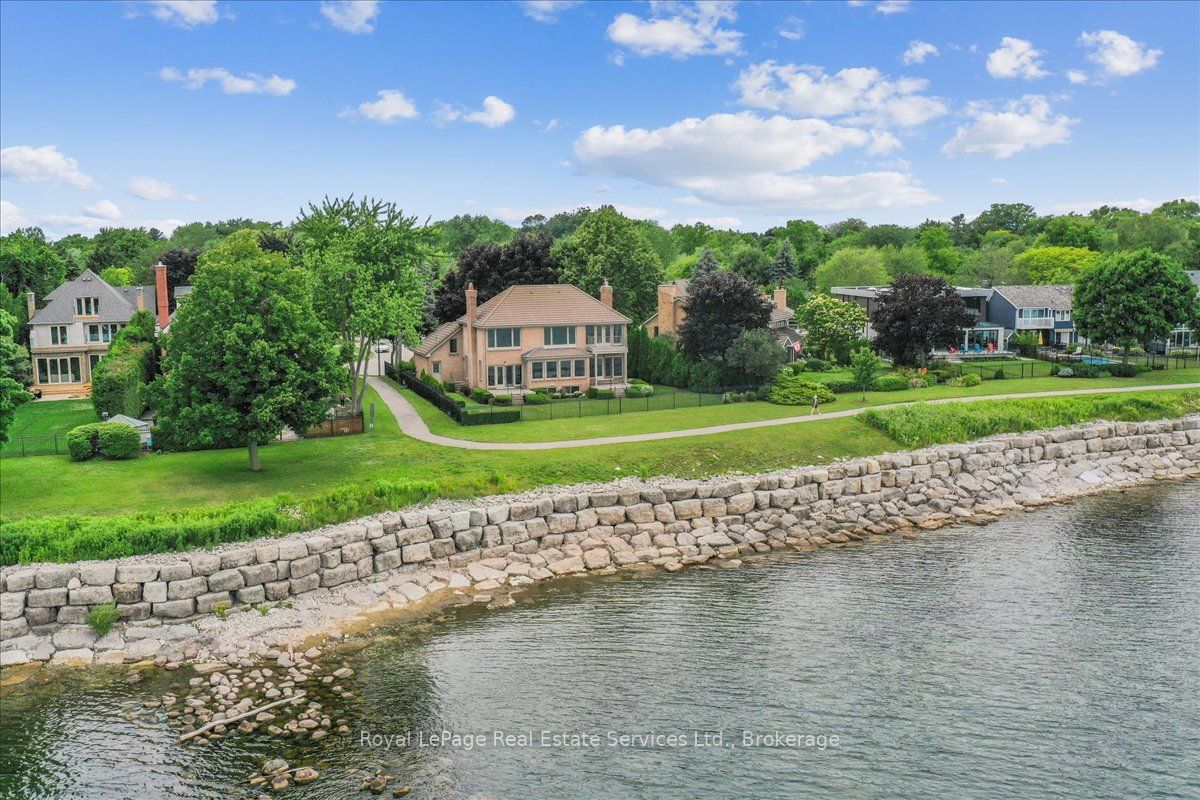 3286 Shelburne Place, Oakville, ON L6L 5V9