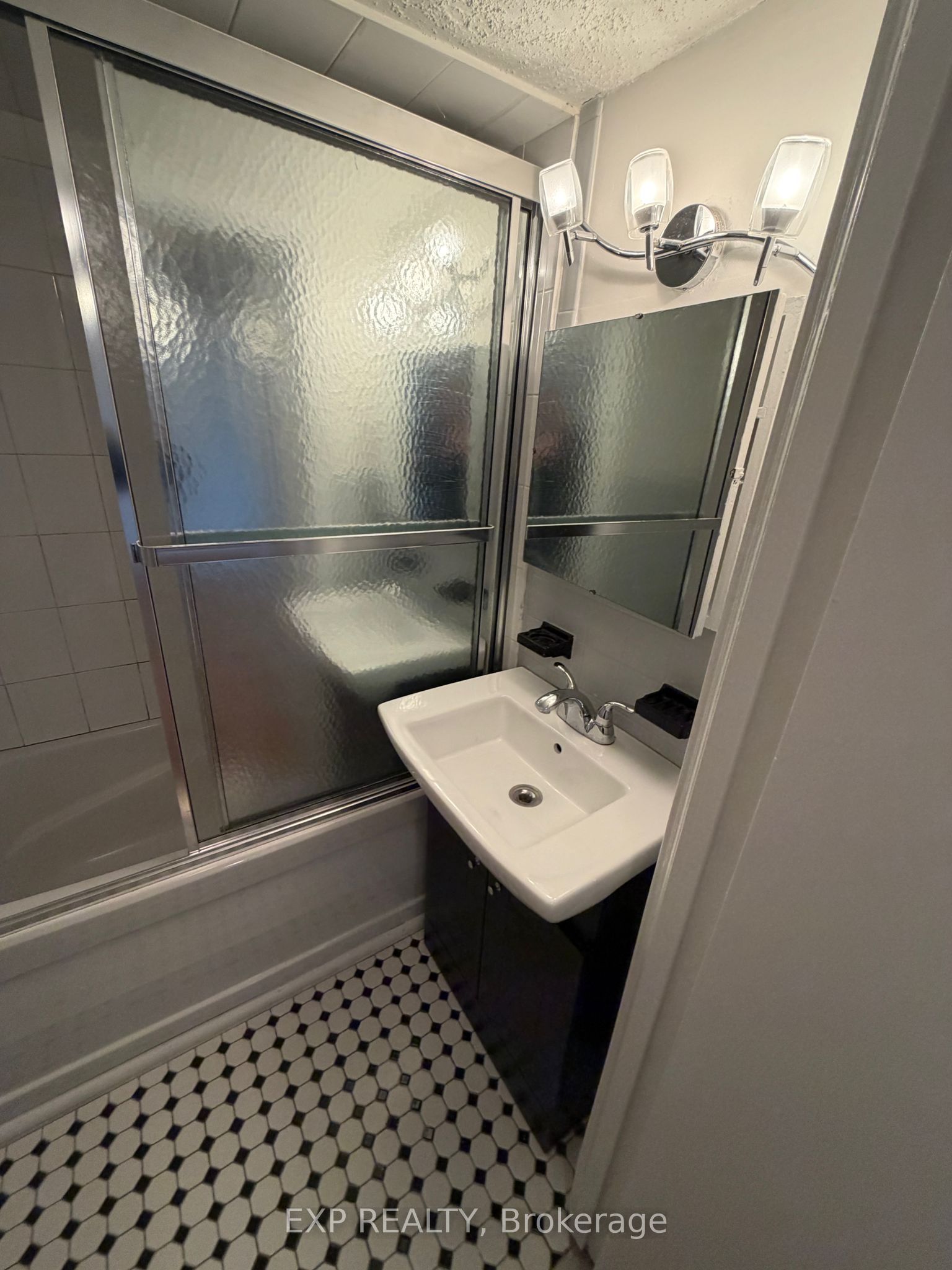 354 Annette Street 1, Toronto, ON M6P 1R5 photo 4