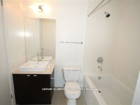 105 The Queensway Avenue 2201, Toronto, ON M6S 5B5 photo 4