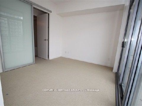 105 The Queensway Avenue 2201, Toronto, ON M6S 5B5 photo 5