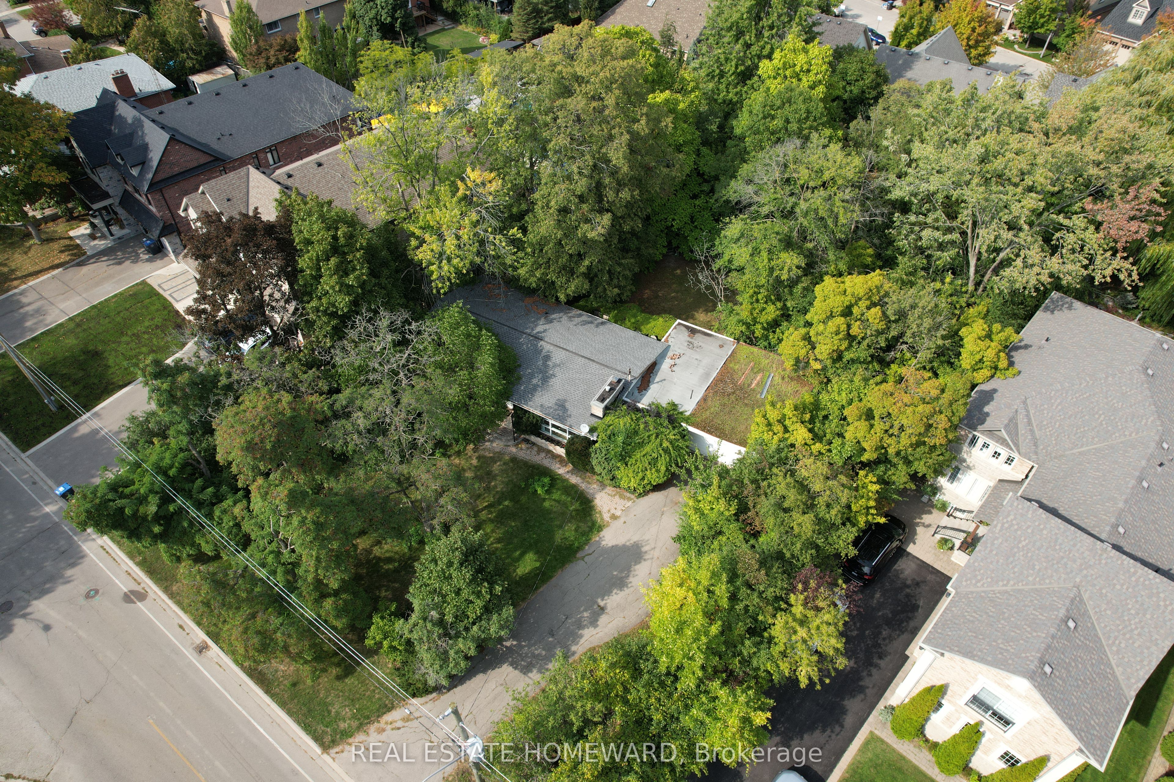 2441 Old Carriage Road, Mississauga, ON L5C 1Y6 photo 3