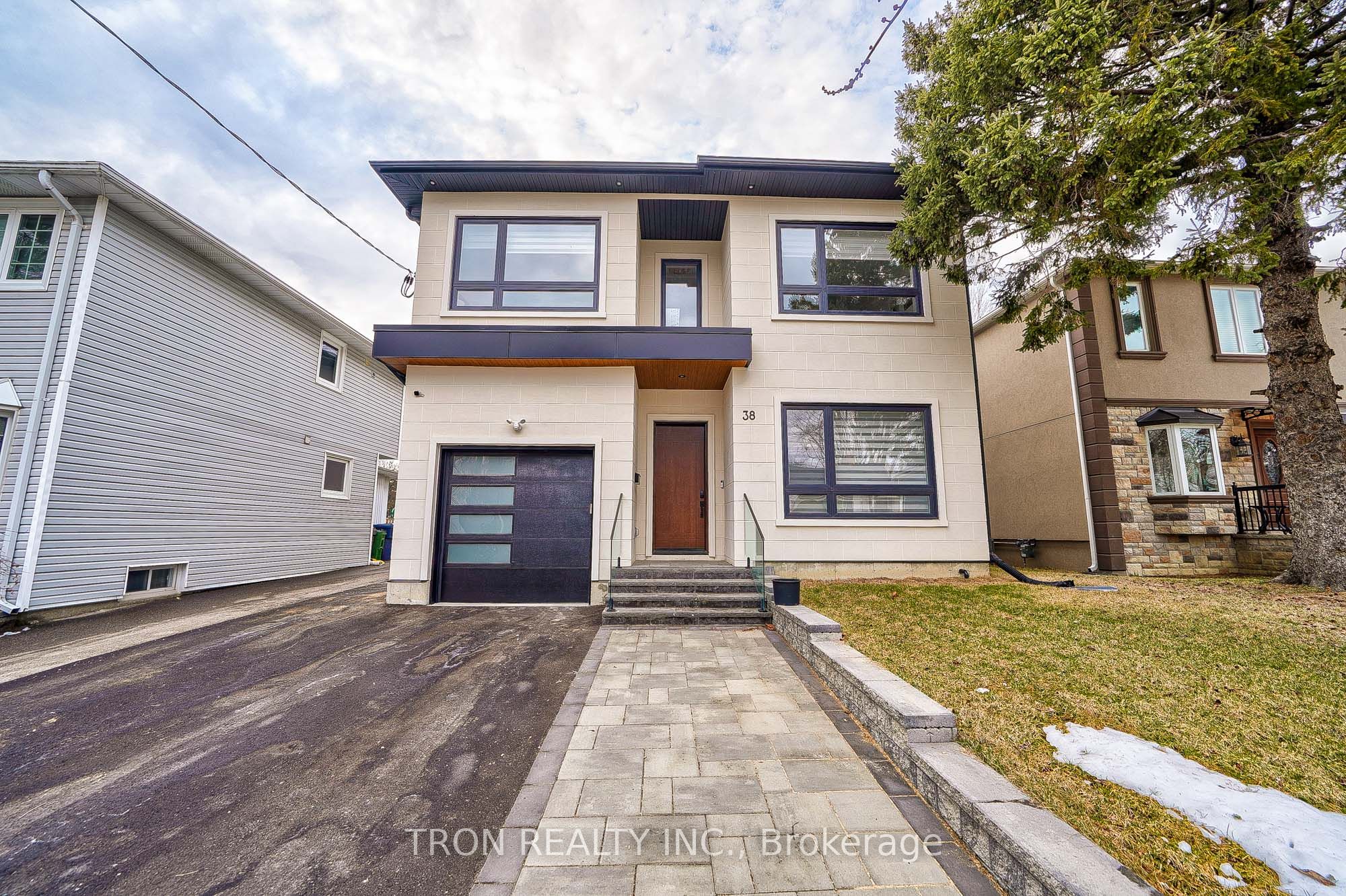 38 Uno Drive, Toronto, ON M8Z 3N8