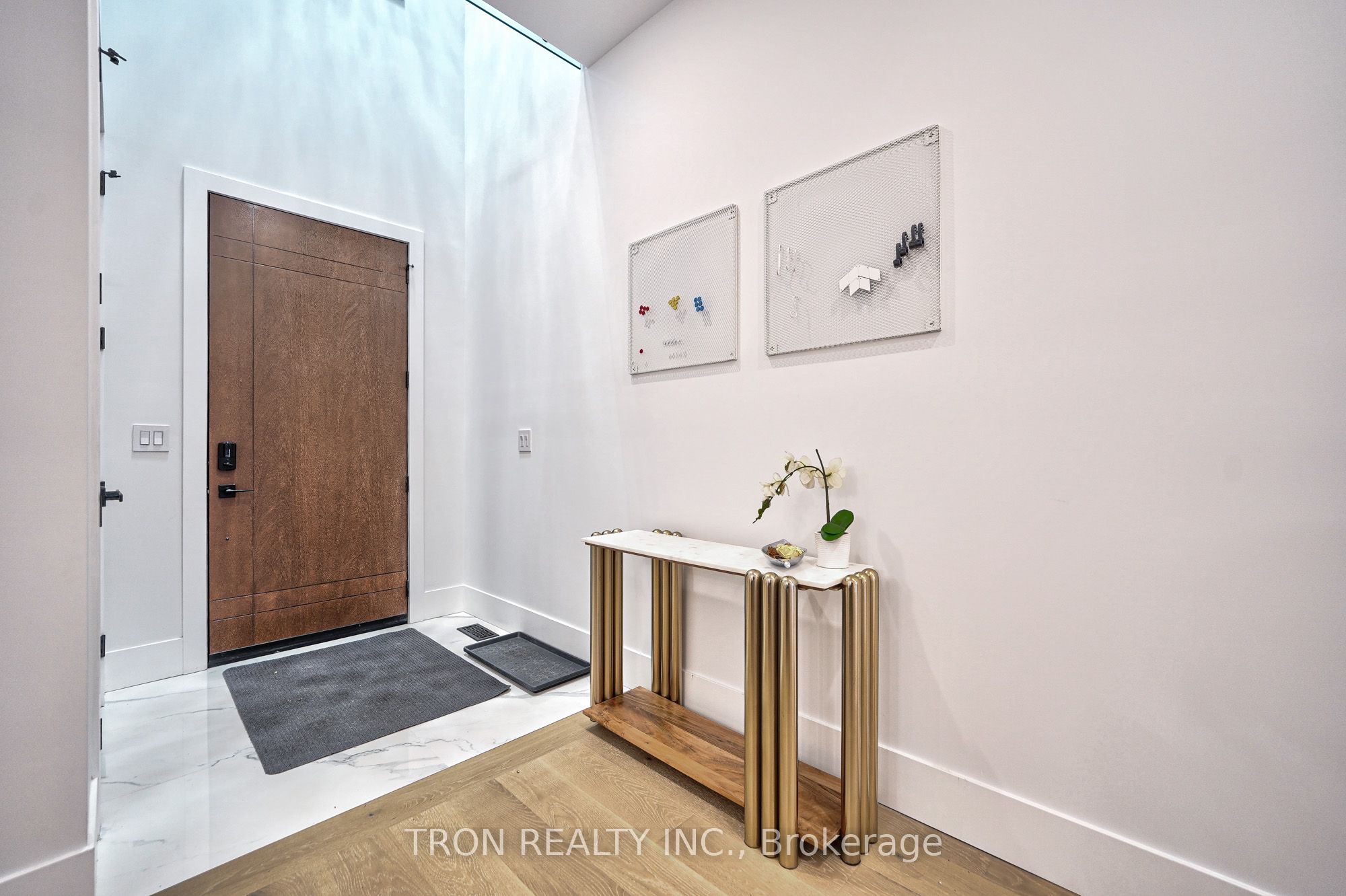 38 Uno Drive, Toronto, ON M8Z 3N8 photo 3