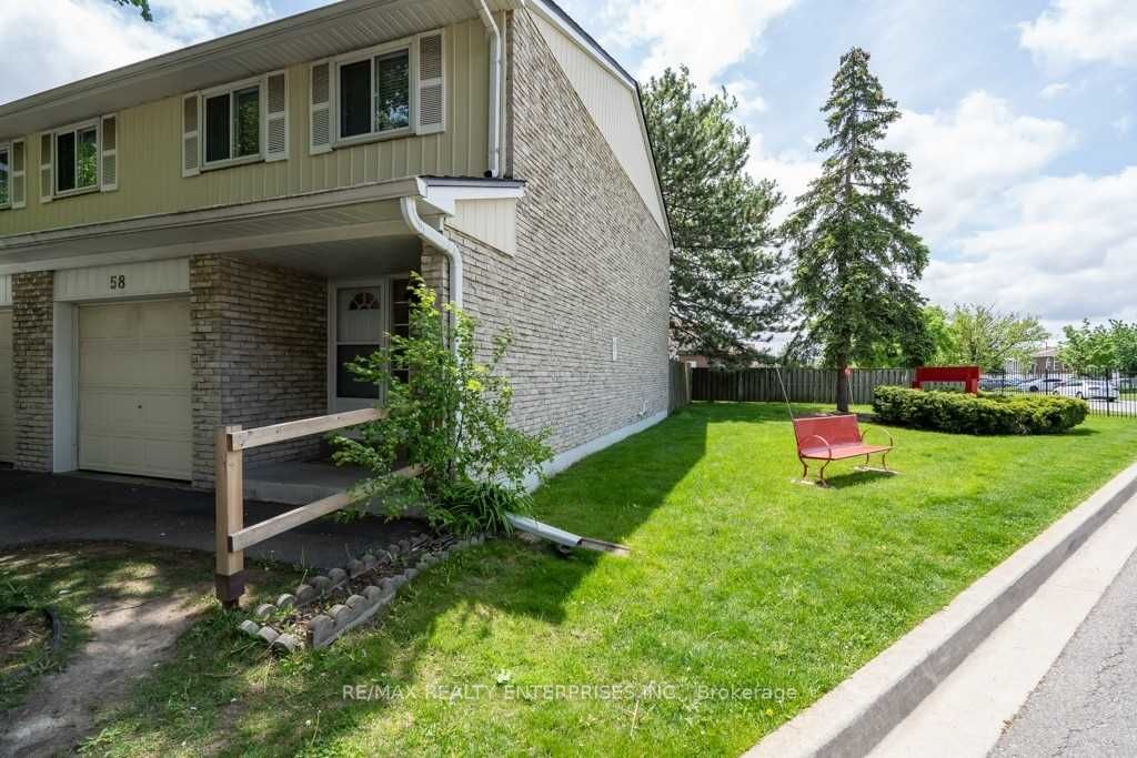830 Stainton Drive 58, Mississauga, ON L5C 2Z3 photo 2