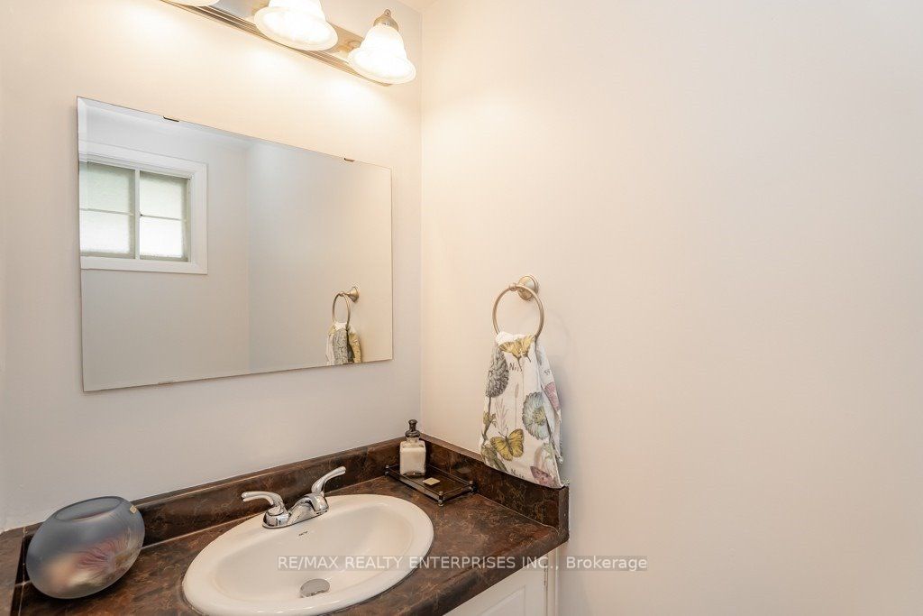 830 Stainton Drive 58, Mississauga, ON L5C 2Z3 photo 4