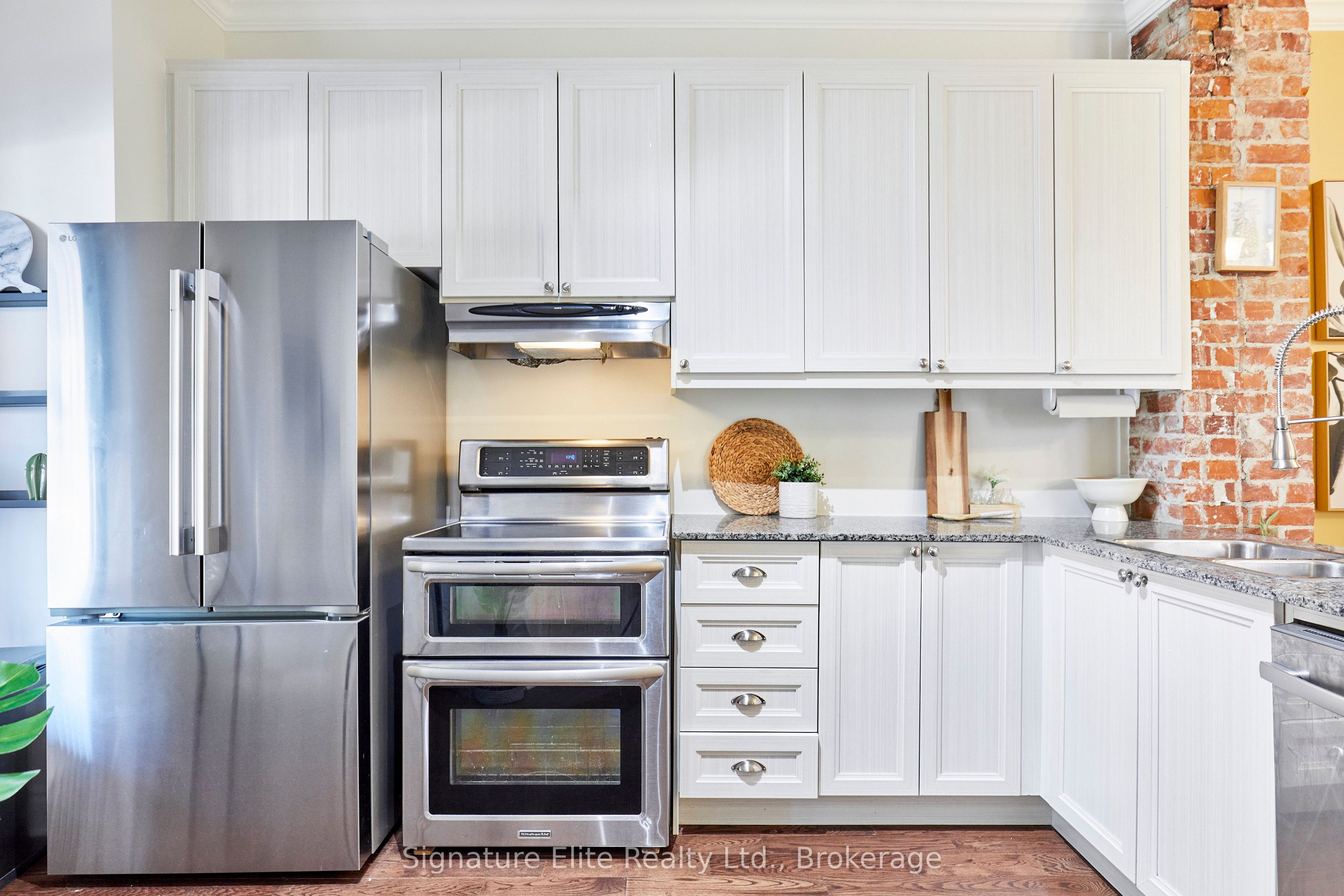 340 Pacific Avenue, Toronto, ON M6P 2R1 photo 4