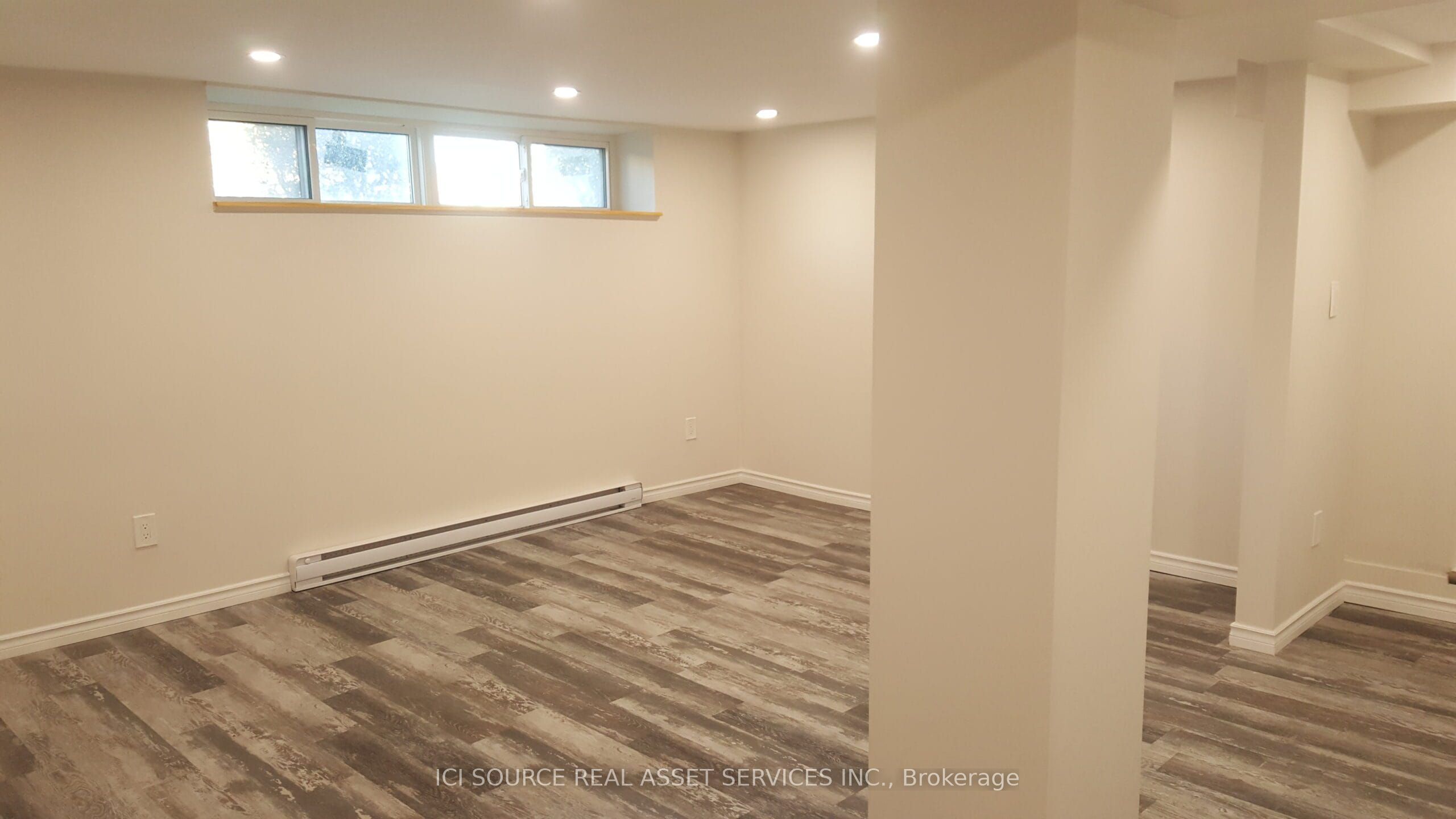 44 Bartonville Avenue W 5, Toronto, ON M6M 2B5 photo 3