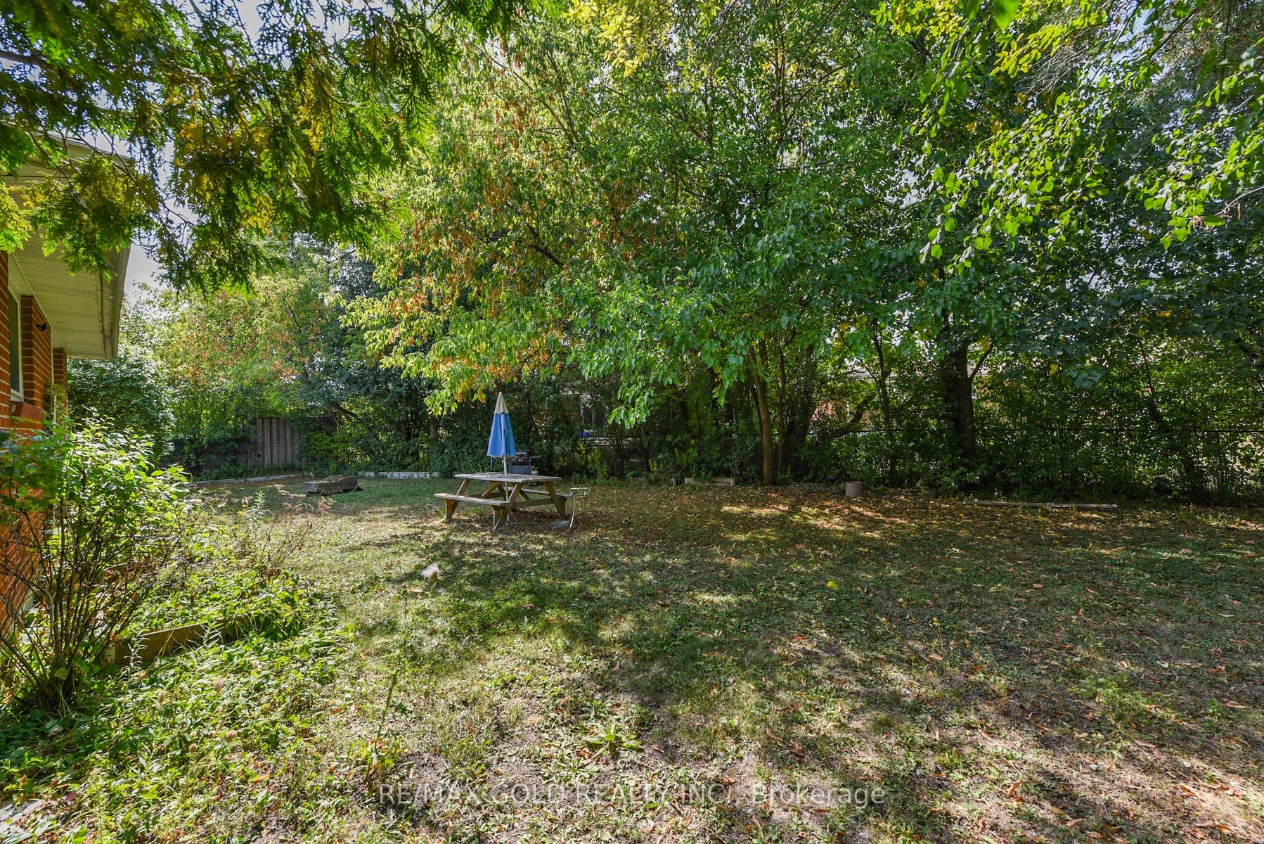 11 Dudley Place, Brampton, ON L6T 3C2 photo 3