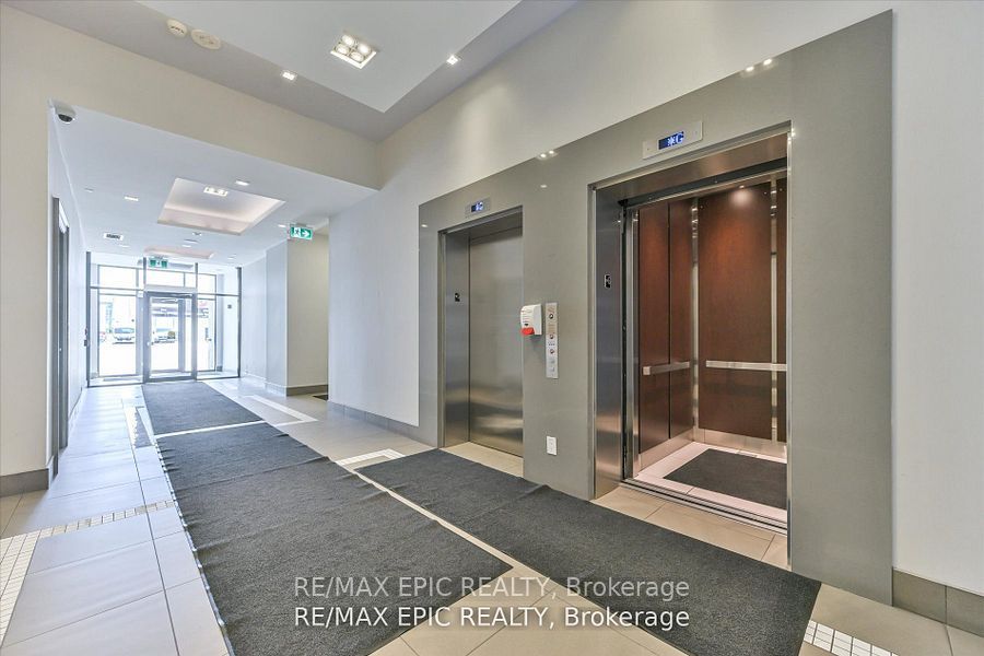 16 McAdam Avenue 204, Toronto, ON M6A 0B9 photo 4