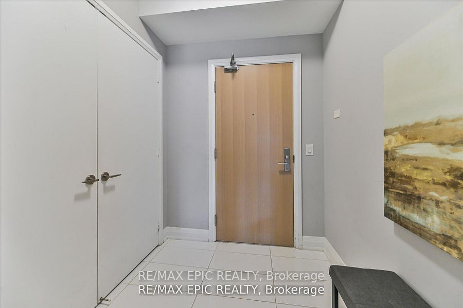 16 McAdam Avenue 204, Toronto, ON M6A 0B9 photo 5