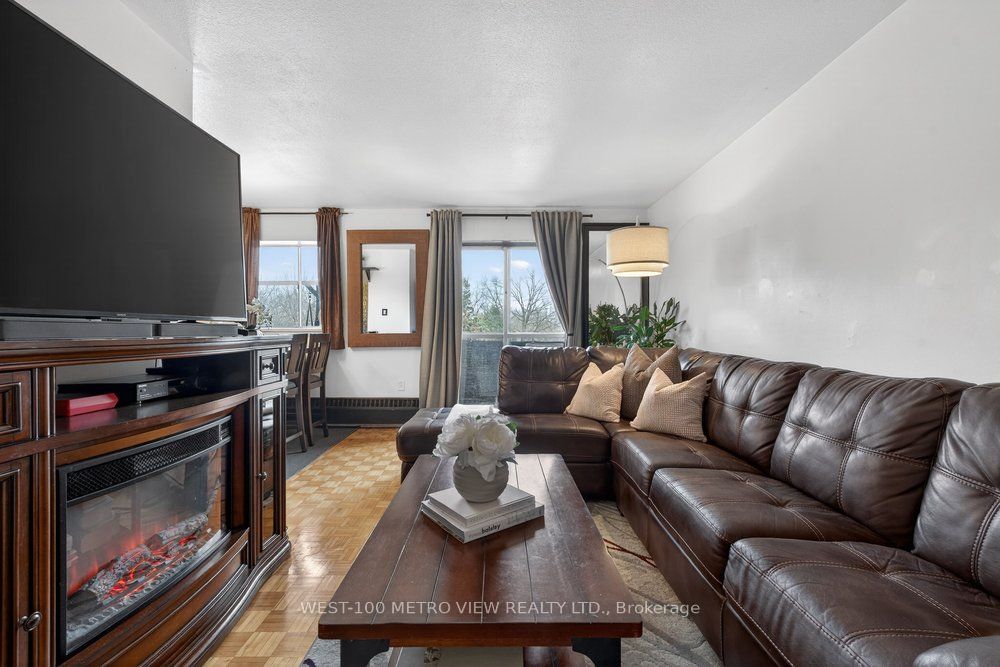 1275 Silver Spear Road 401, Mississauga, ON L4Y 2W7 photo 2