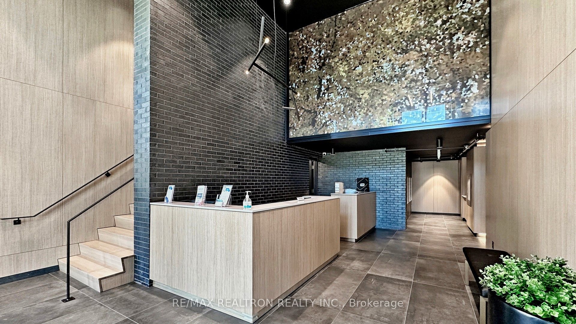 7 Smith Crescent 518, Toronto, ON M8Z 0G3 photo 3