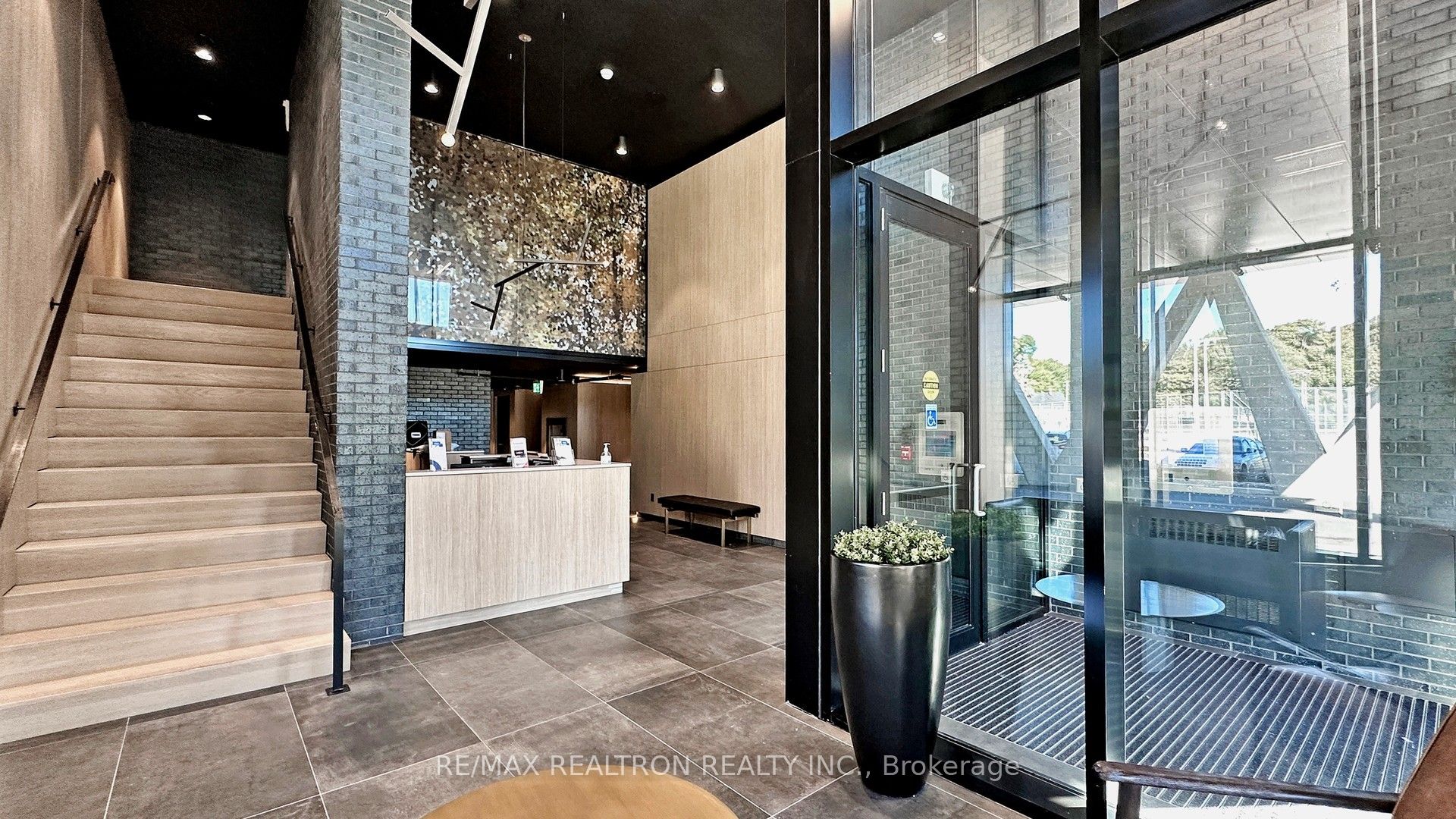 7 Smith Crescent 518, Toronto, ON M8Z 0G3 photo 4