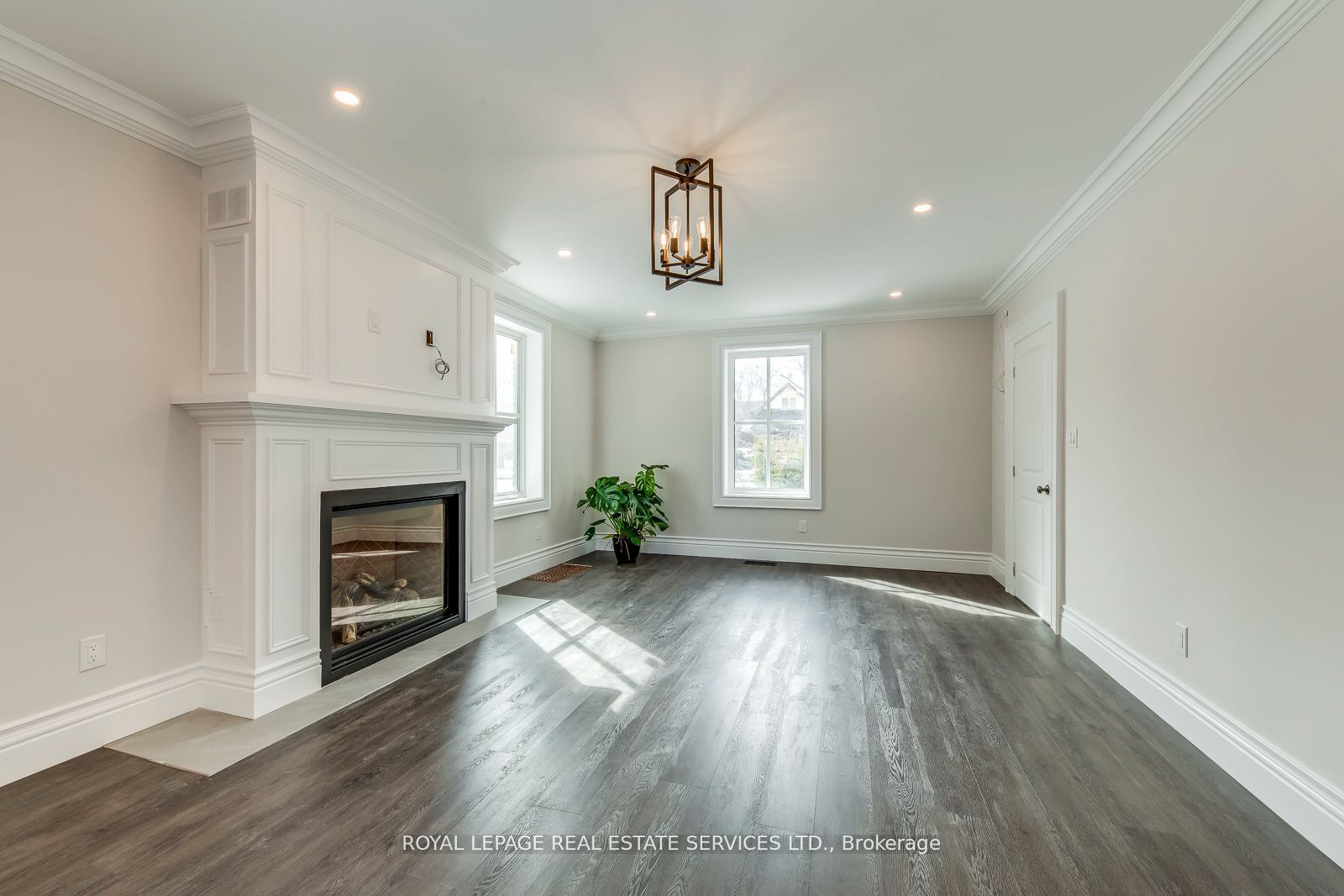 317 Queen Street S, Mississauga, ON L5M 1M3 photo 5