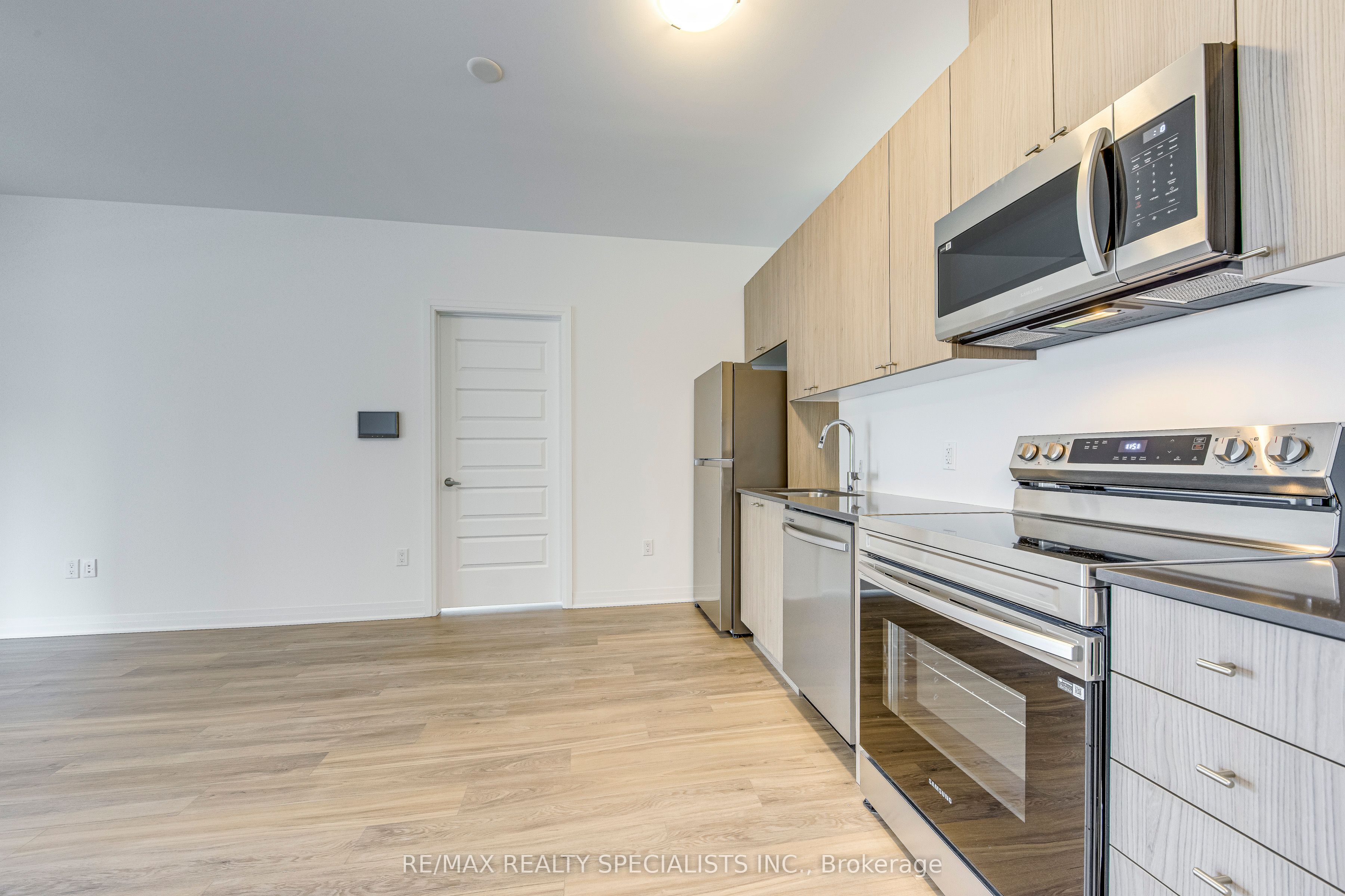 480 Gordon Krantz Avenue 120, Milton, ON L9E 1Z4 photo 2