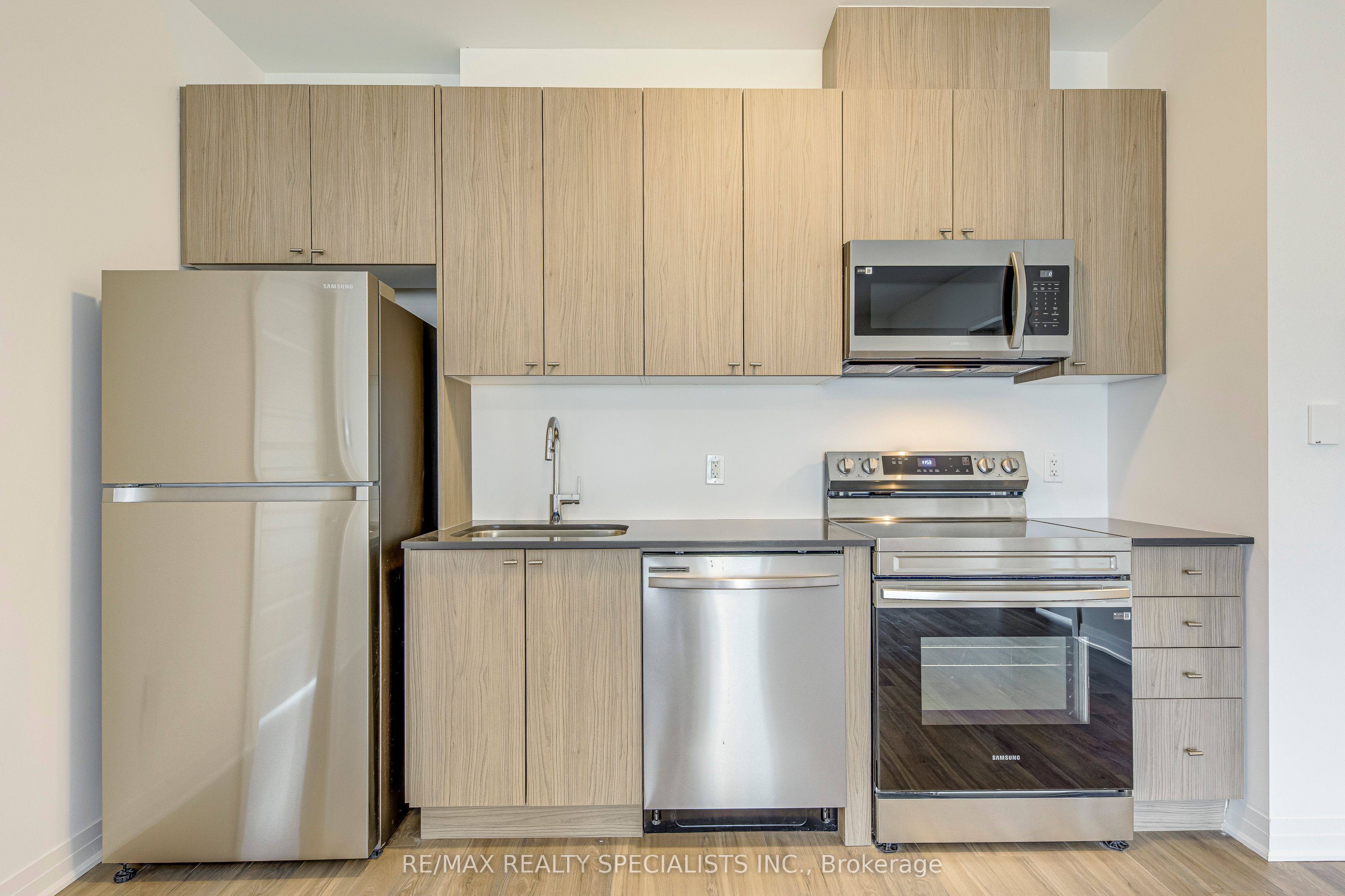 480 Gordon Krantz Avenue 120, Milton, ON L9E 1Z4 photo 4
