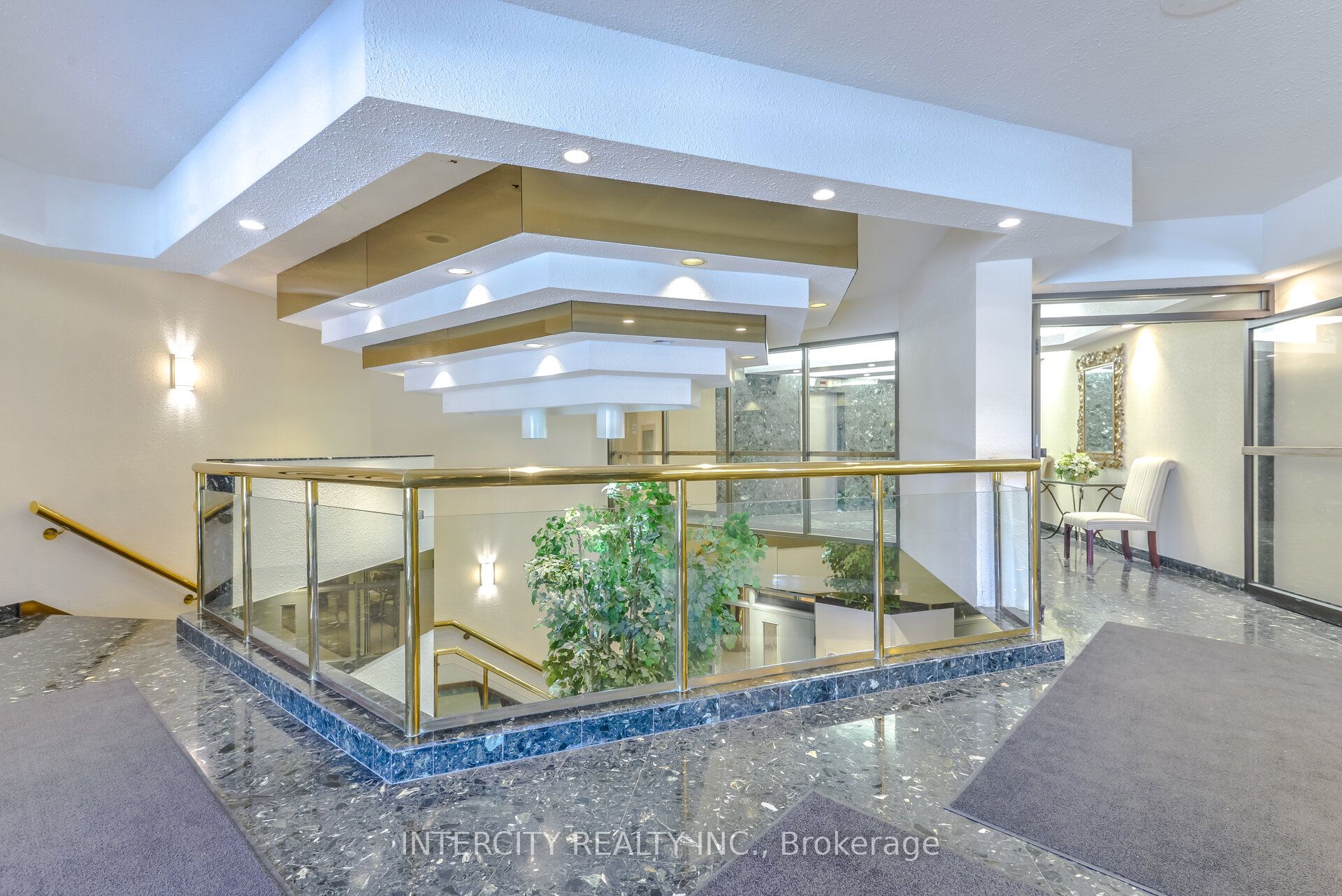 2000 Islington Avenue 308, Toronto, ON M9P 3S7 photo 2