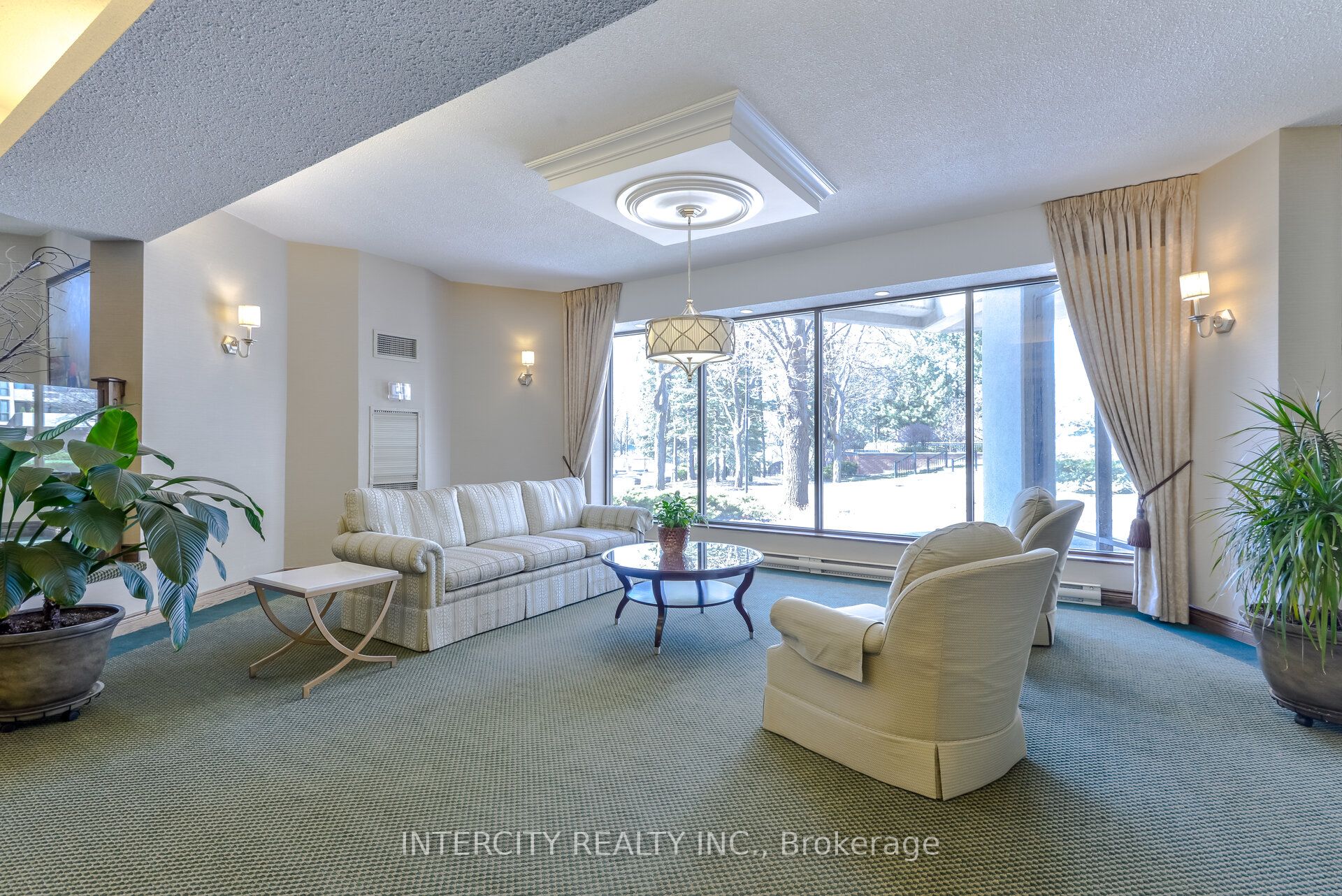 2000 Islington Avenue 308, Toronto, ON M9P 3S7 photo 3