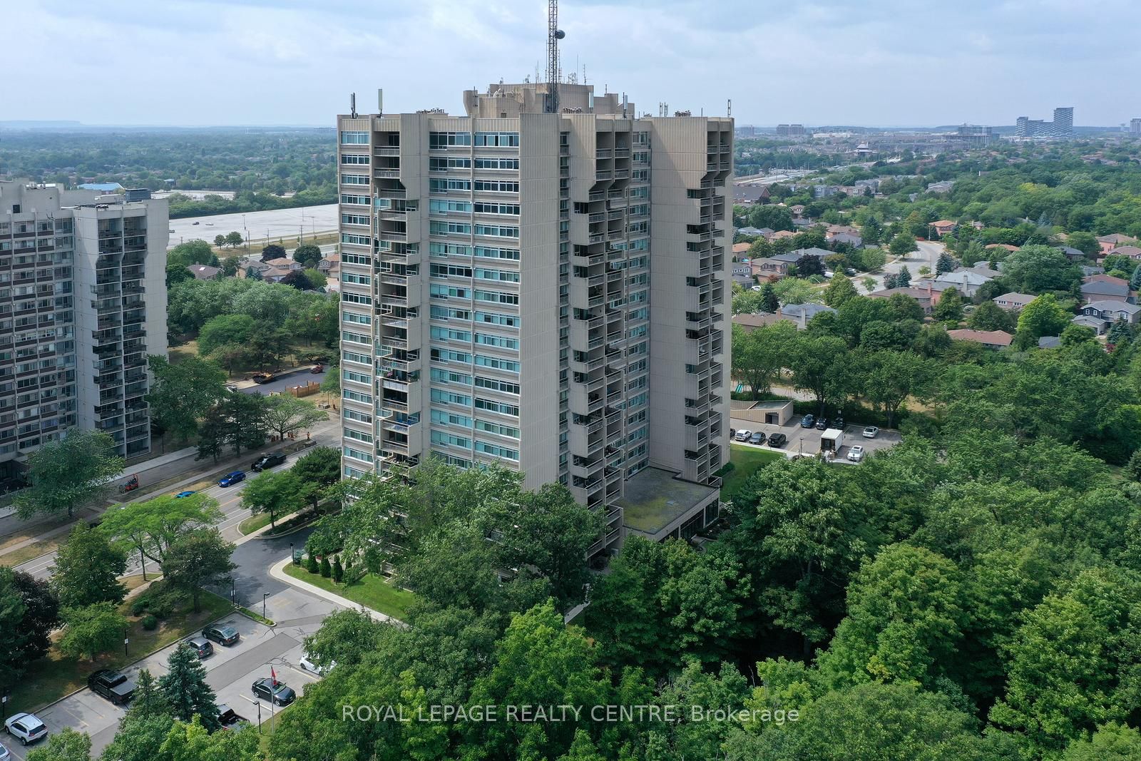 1359 White Oaks Boulevard 1607, Oakville, ON L6H 2R8 photo 3