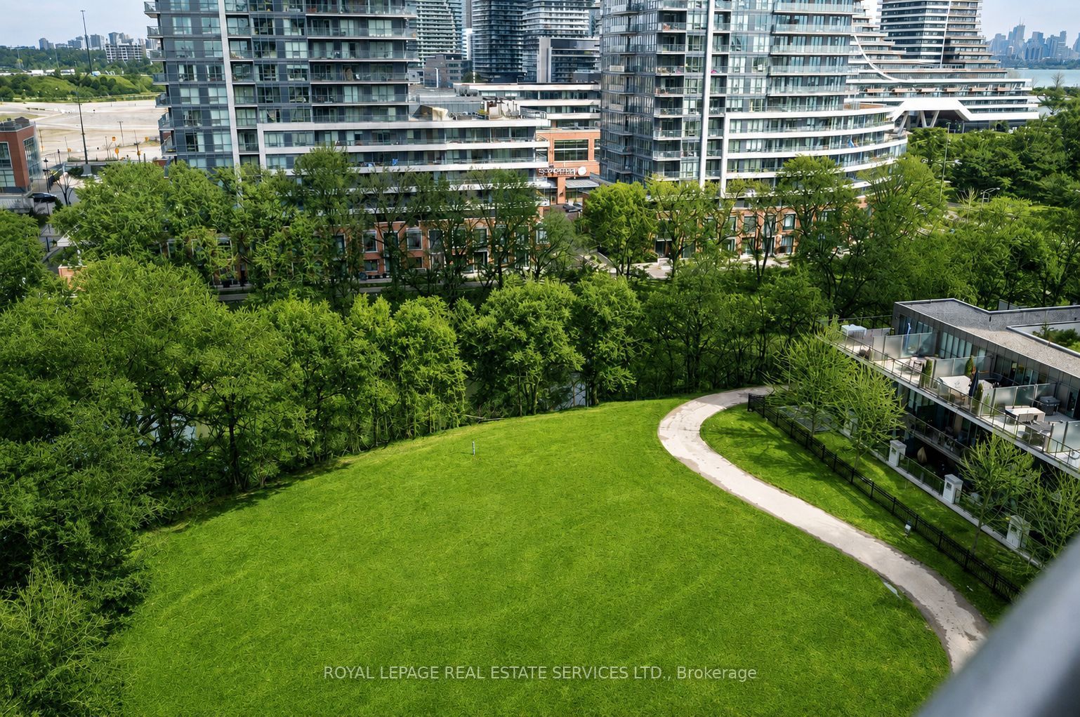 15 Legion Road 904, Toronto, ON M8V 0A9 photo 3