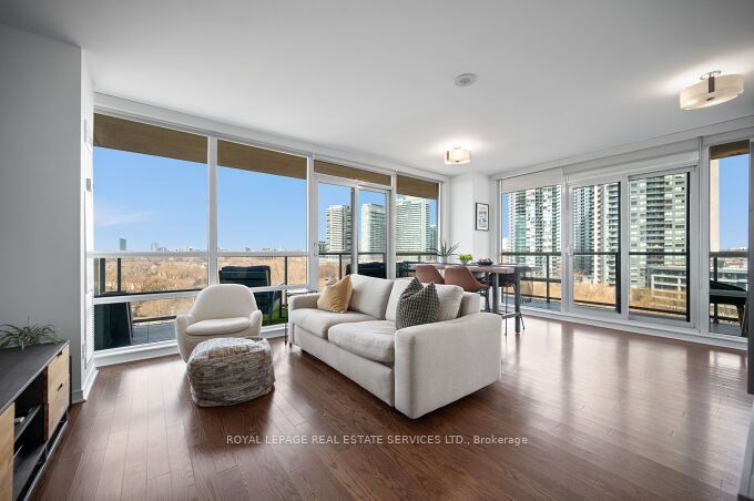 15 Legion Road 904, Toronto, ON M8V 0A9 photo 4