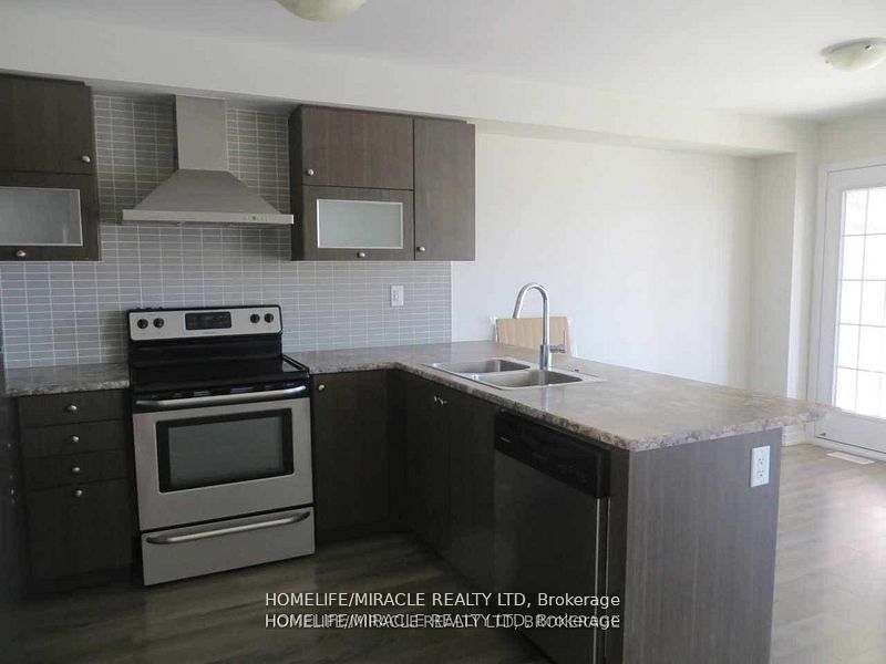 142 Golden Springs Drive, Brampton, ON L7A 0C7 photo 5