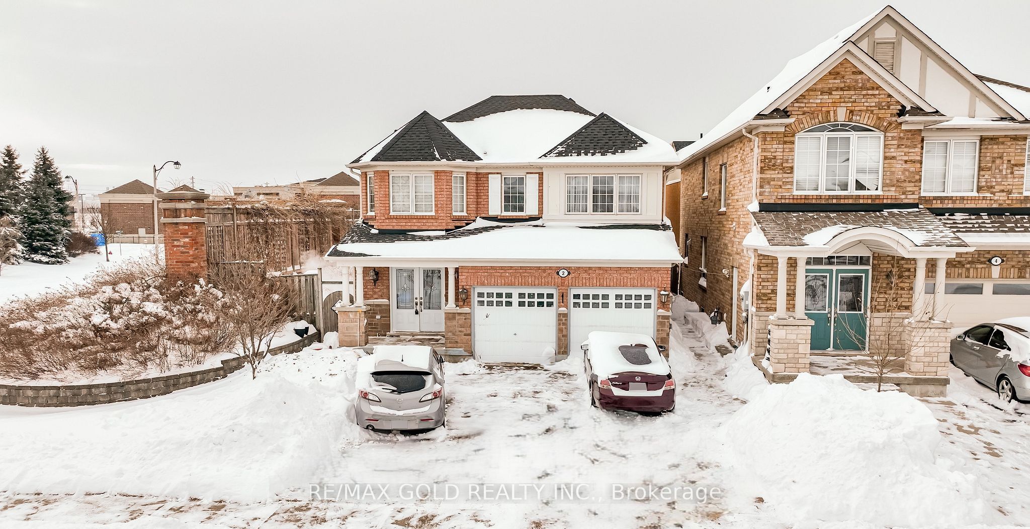 2 Zimmer Street, Brampton, ON L6S 6L3 photo 2