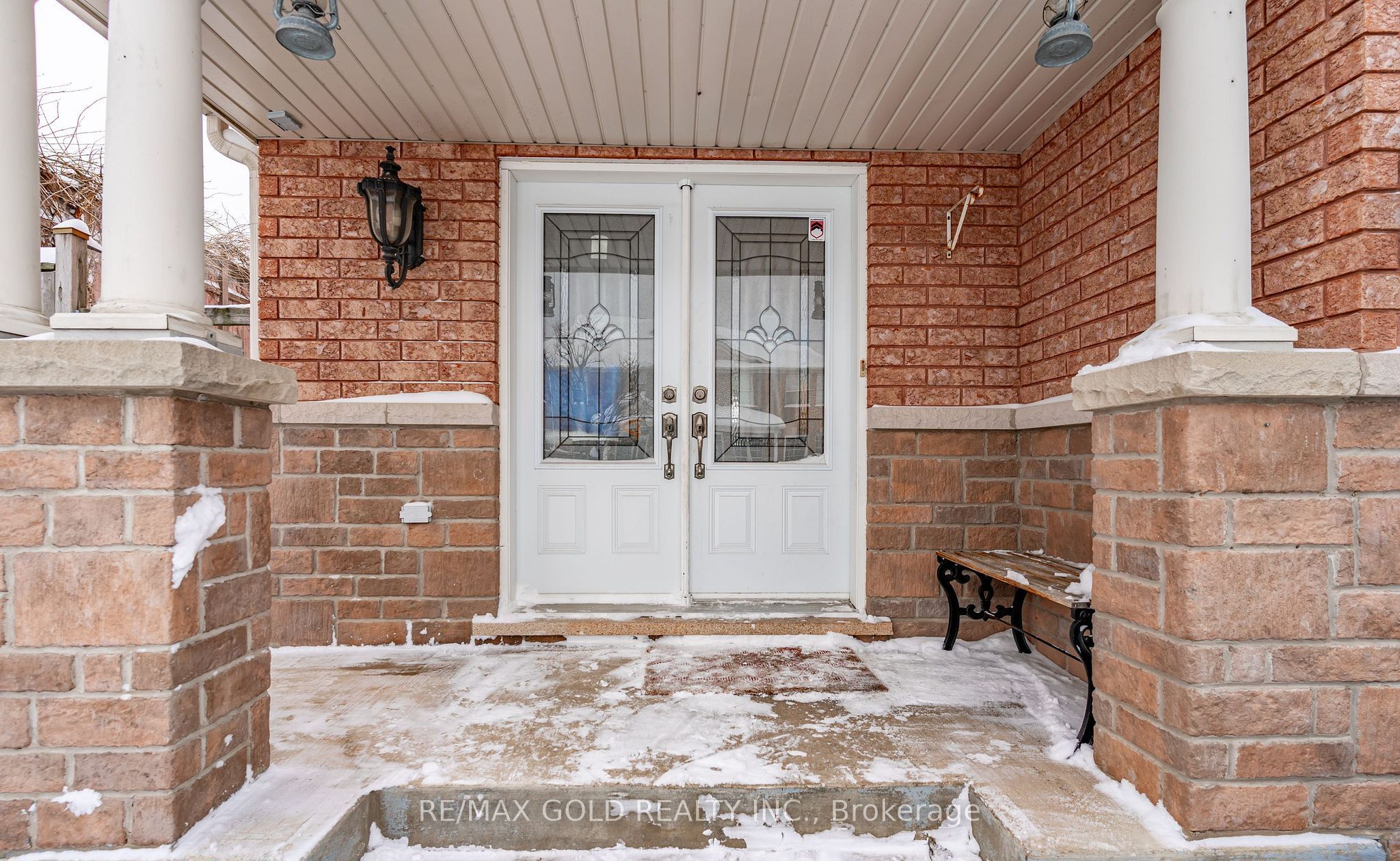 2 Zimmer Street, Brampton, ON L6S 6L3 photo 4