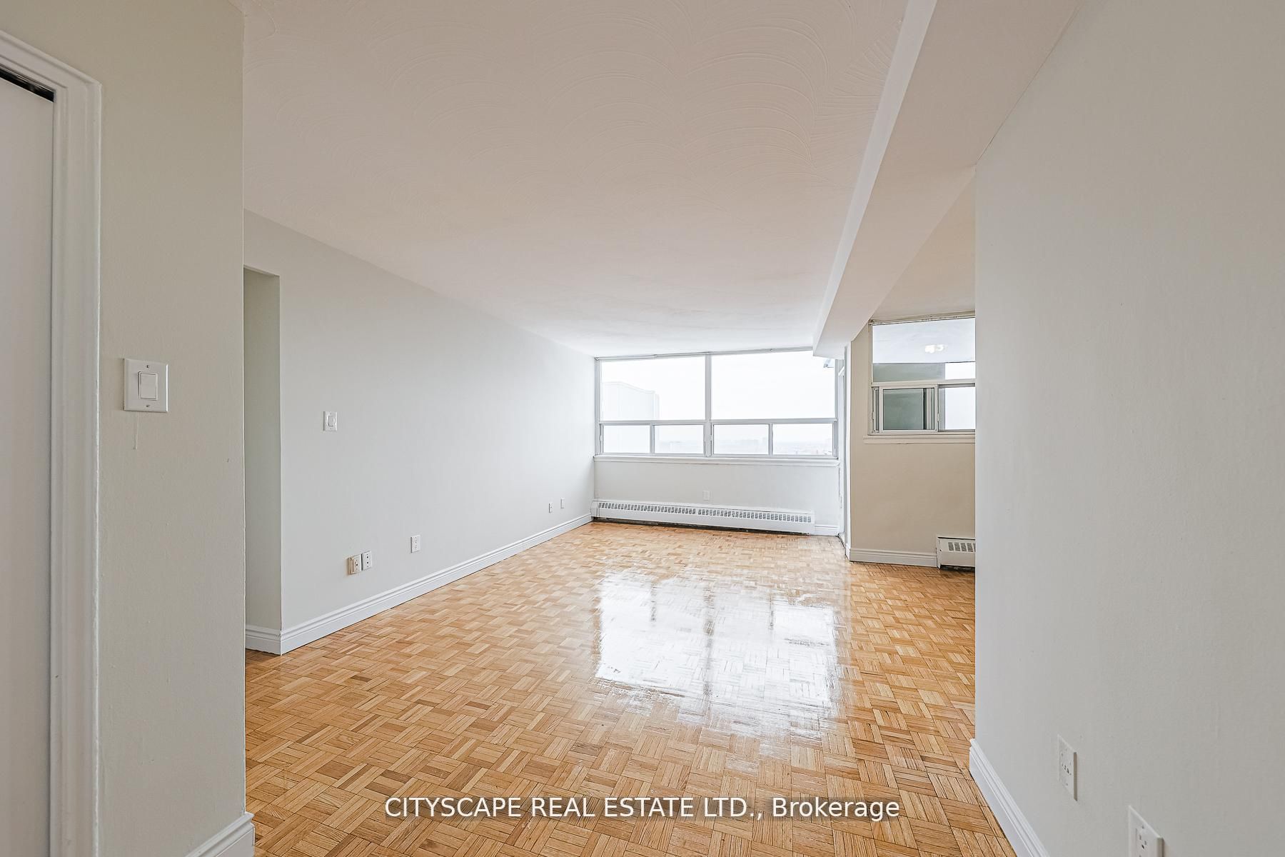 1442 Lawrence Avenue W 816, Toronto, ON M6L 1B2 photo 3