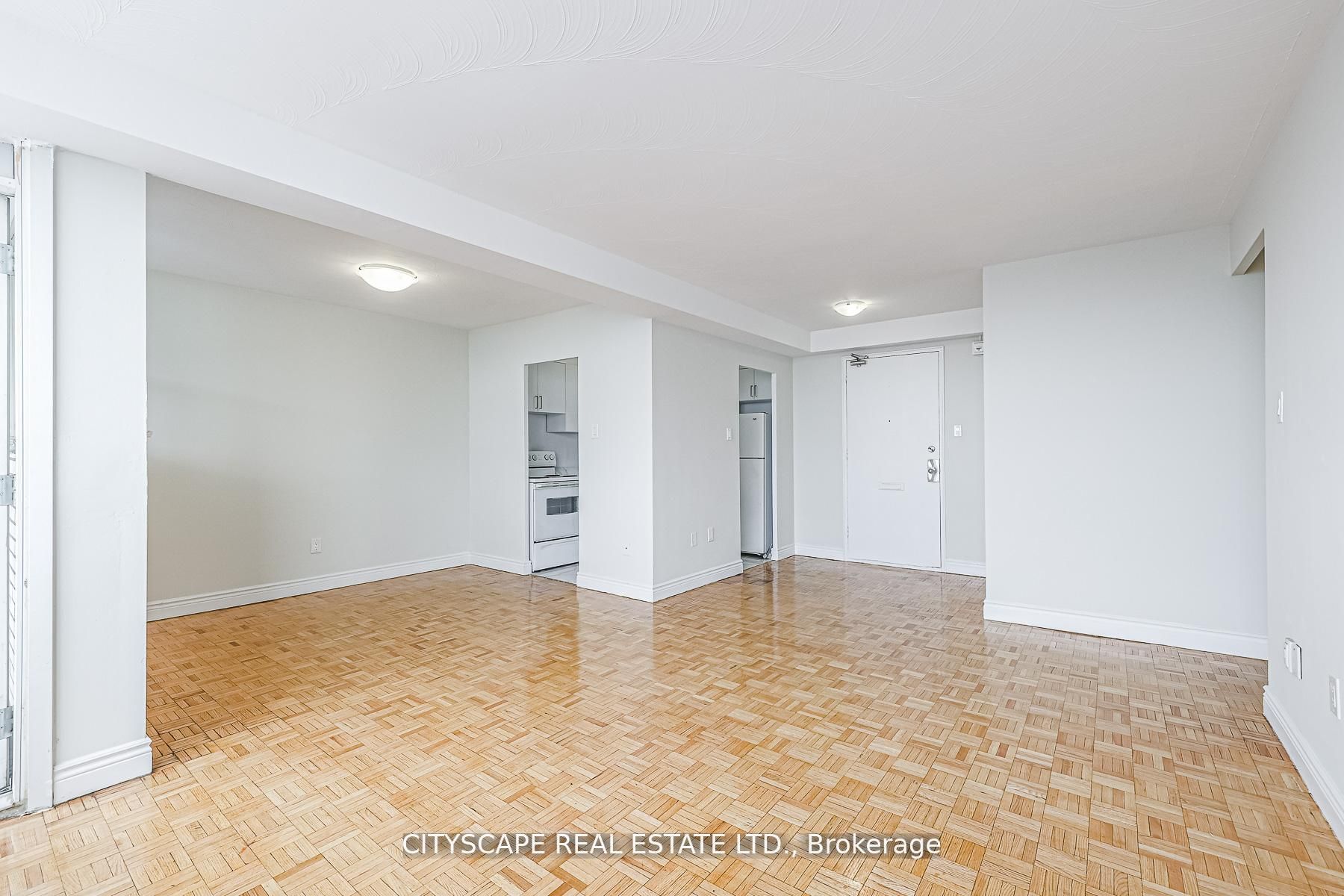 1442 Lawrence Avenue W 816, Toronto, ON M6L 1B2 photo 4