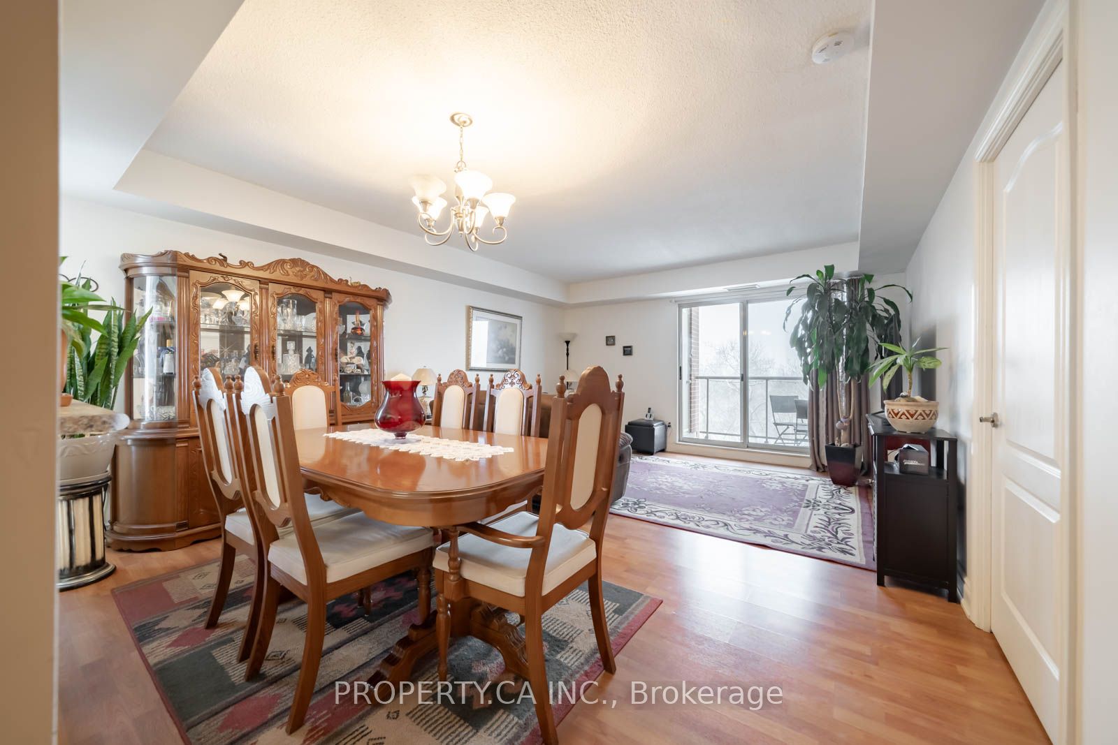 2088 Lawrence Avenue W 609, Toronto, ON M9N 3Z9 photo 3